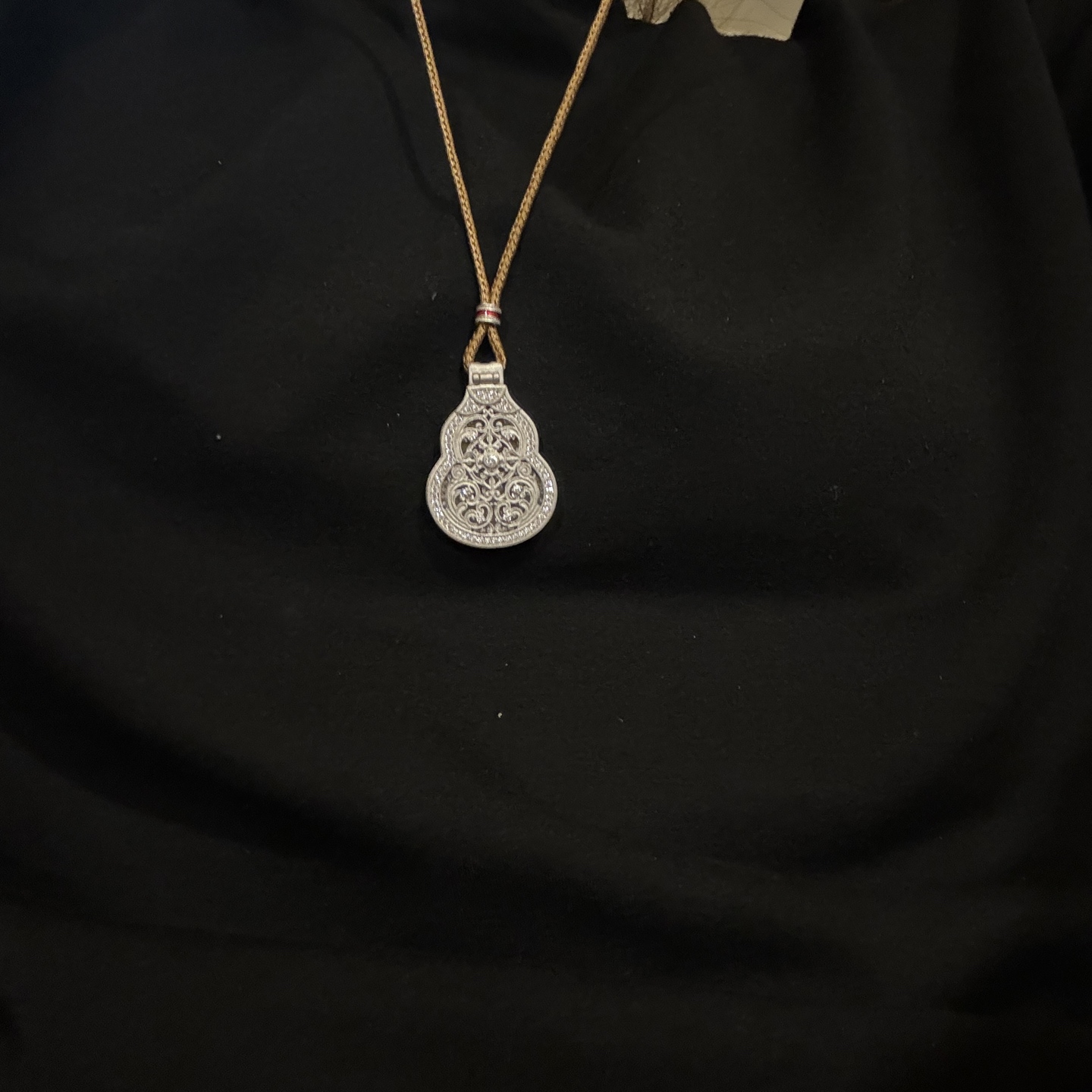 
A6067 👑纯银古法工艺 葫芦 可开盖 财神爷 拉丝磨砂葫芦  金丝绳项  葫芦自古就有“福禄吉祥”