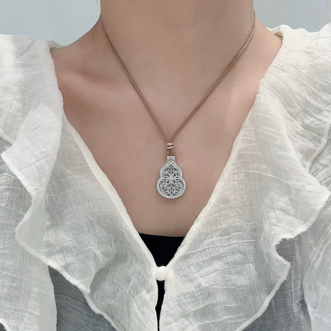 
A6067 👑纯银古法工艺 葫芦 可开盖 财神爷 拉丝磨砂葫芦  金丝绳项  葫芦自古就有“福禄吉祥”