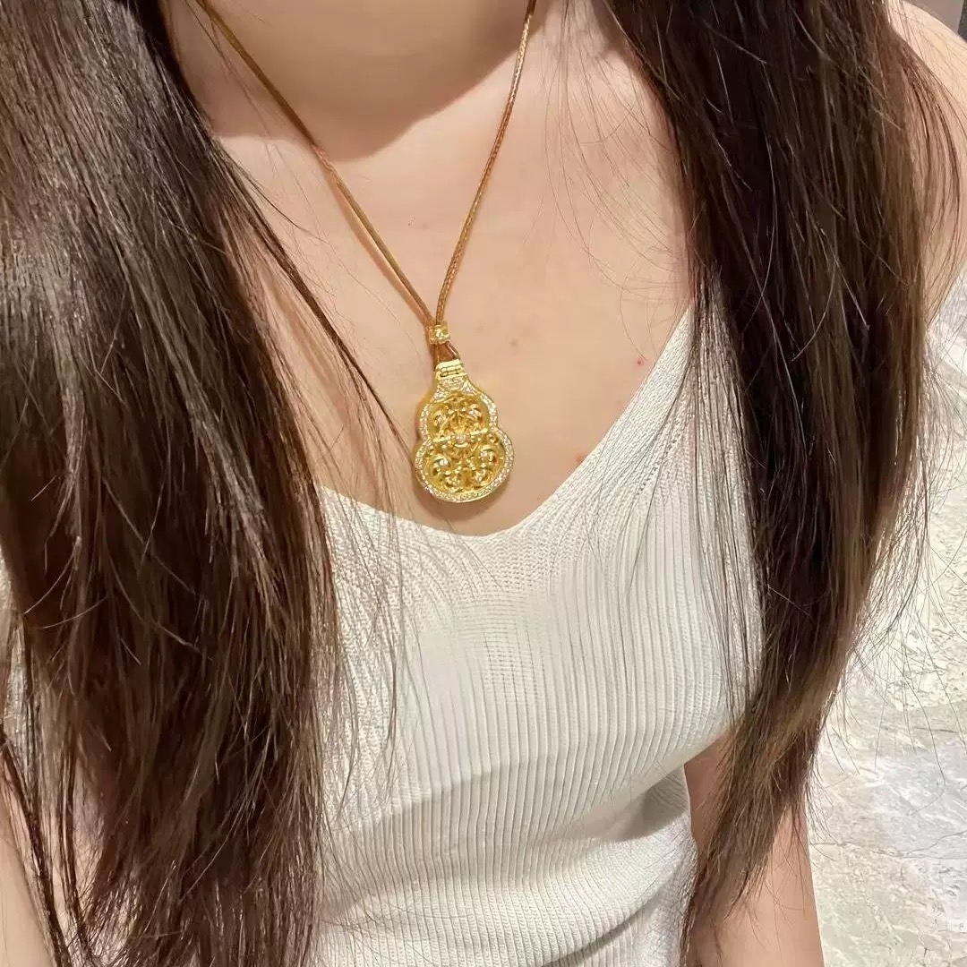 
A6067 👑纯银古法黄金工艺 葫芦 可开盖 财神爷 拉丝磨砂葫芦  金丝绳项  葫芦自古就有“福禄吉