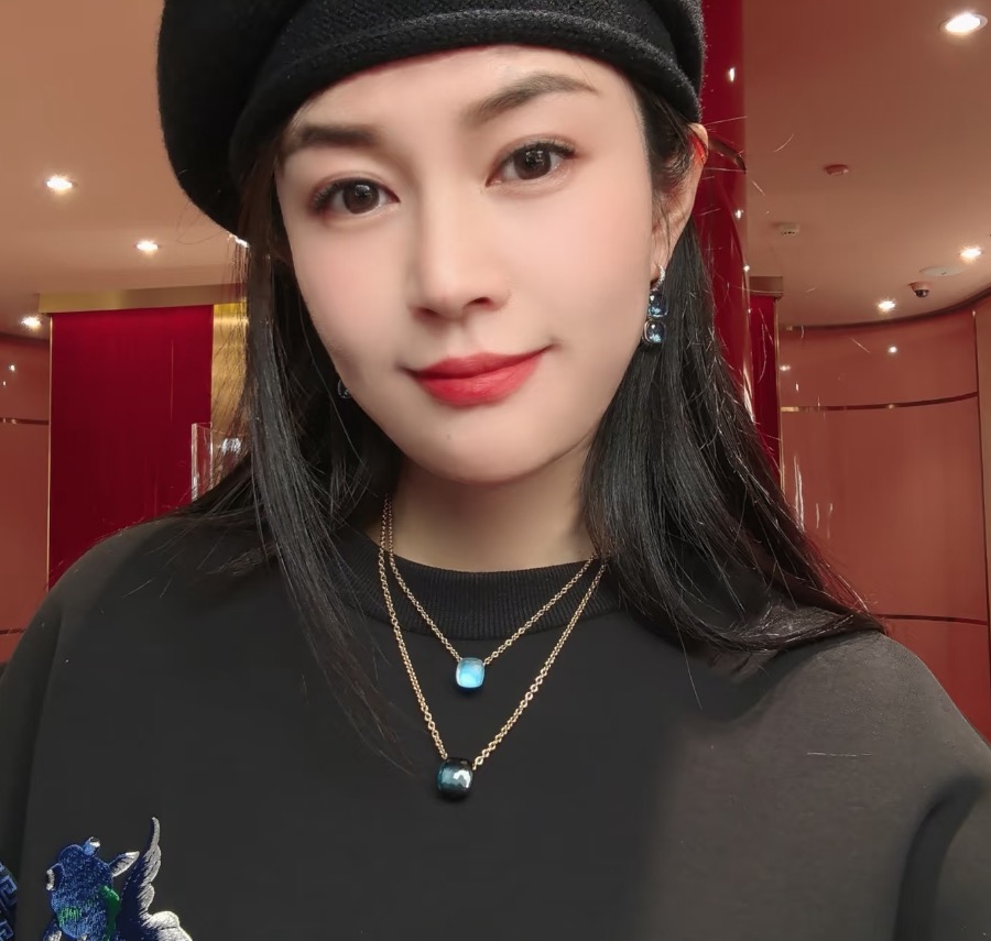
A2439  👑宝曼兰朵 高级 海洋蓝 天空蓝 方形伦敦蓝托帕石 项链高级感仿真钻海蓝宝 人工精细切割