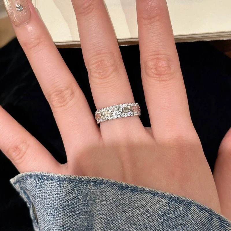 
A5703  👑爆款 CNC工艺 重工工艺 质感十足 碎碎冰 双排钻 💍戒指 三面工艺精湛打造 将璀璨