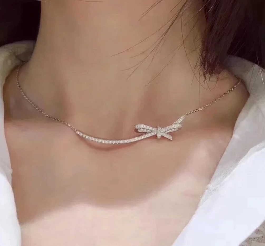 
A2729  👑 小香风 时尚 蝴蝶结 🎀 微镶钻石项链 高端定制 S925纯银镶嵌高碳钻 日常生活佩