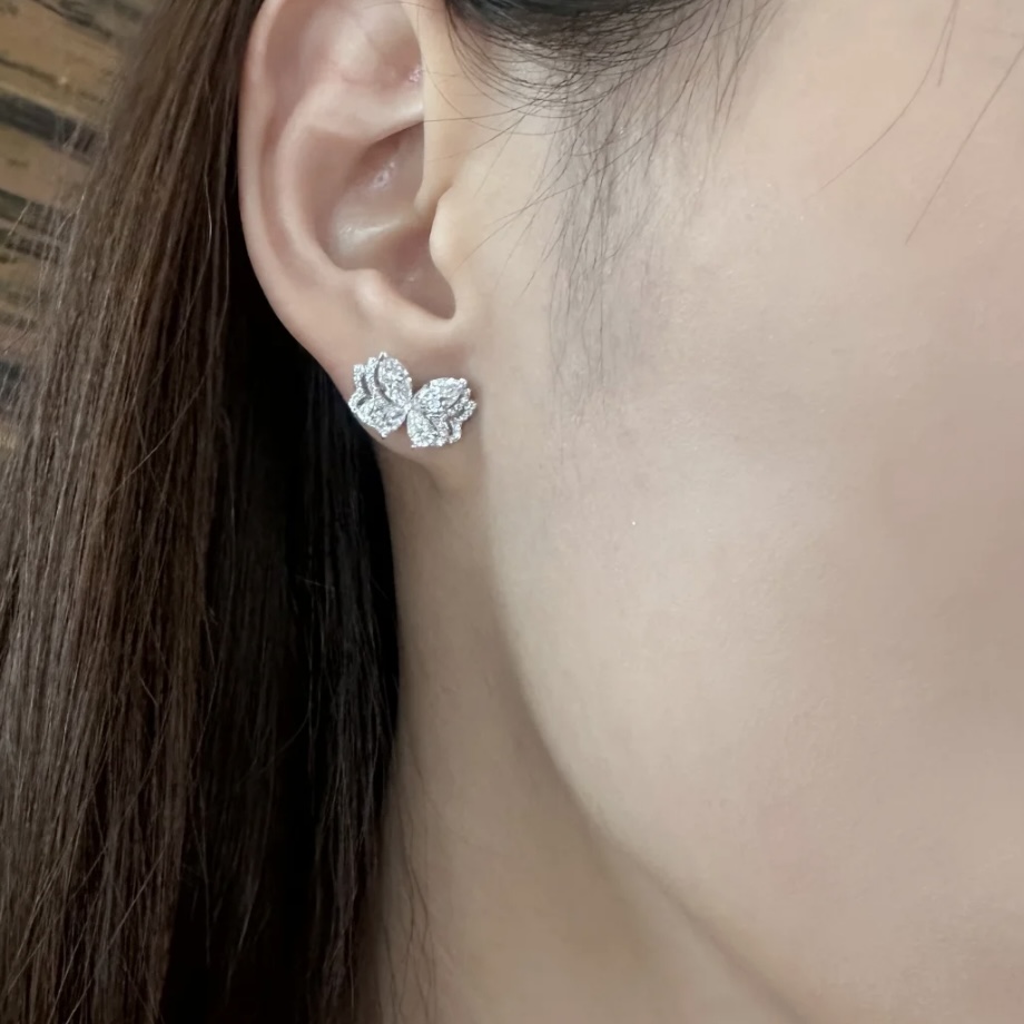 
A6129   👑 新款 奢侈 马眼 幻影蝴蝶 分层 耳钉 惊艳钻石耳钉 领略绝美风采 ✨✨ 高端定制