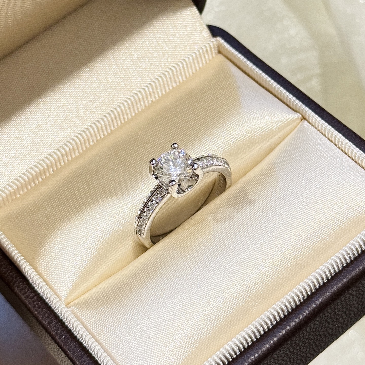  
A6138 👑️卡家 经典婚戒  牛角 两克拉 💎钻石 双排钻戒指 💍 bling bling ✨ 