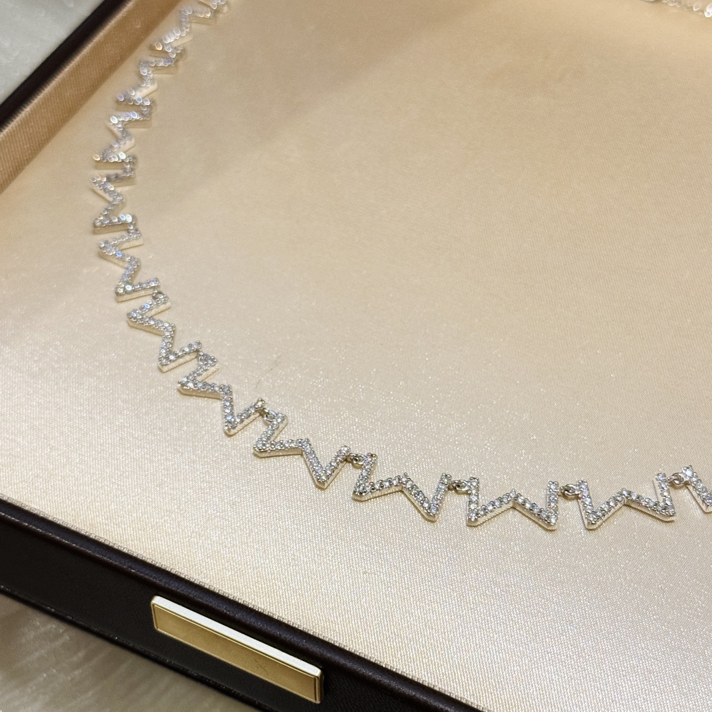 Chloé Haute Couture Haute Joaillerie Fine Jewelry Earrings Necklace Ring 5