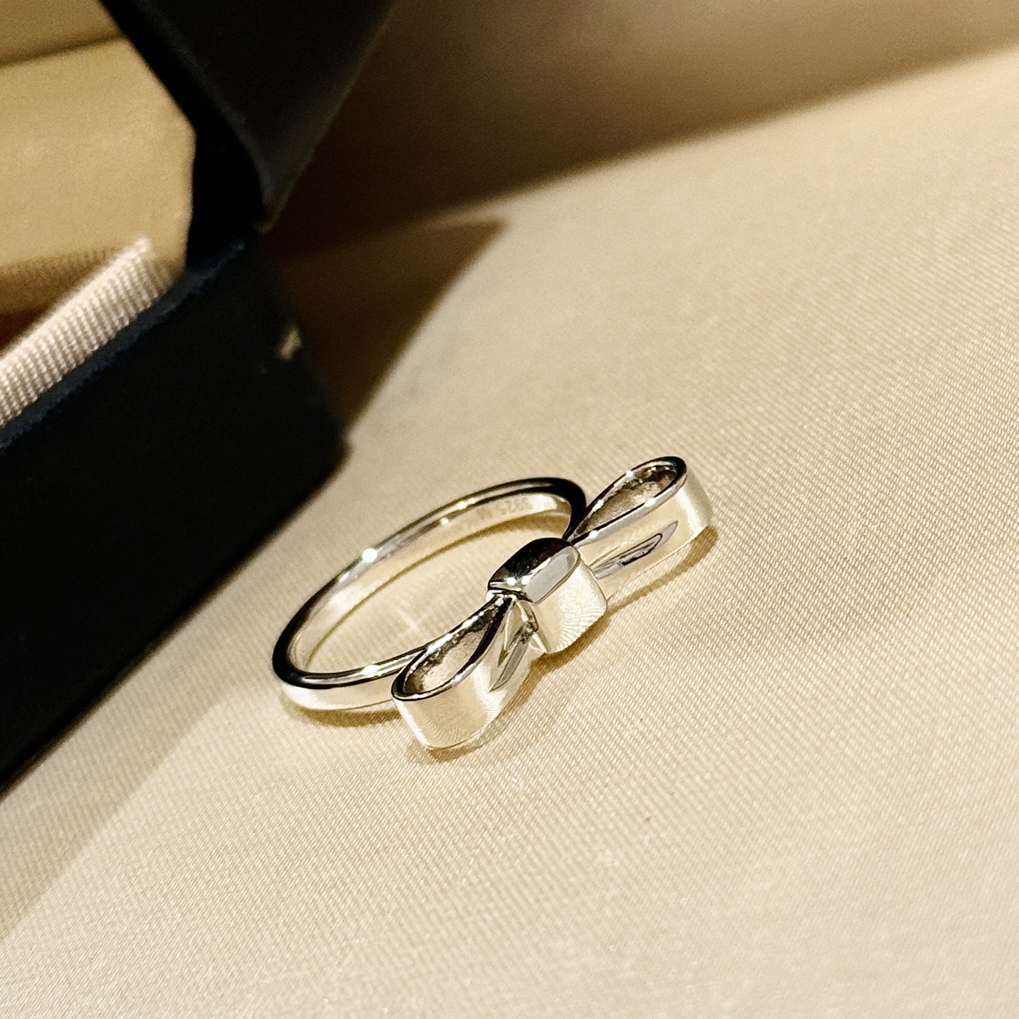
A6147  ✨火爆小香风 小清新 蝴蝶结 光面戒指💍 高端定制 S925纯银材质 妥妥的明星名媛必备