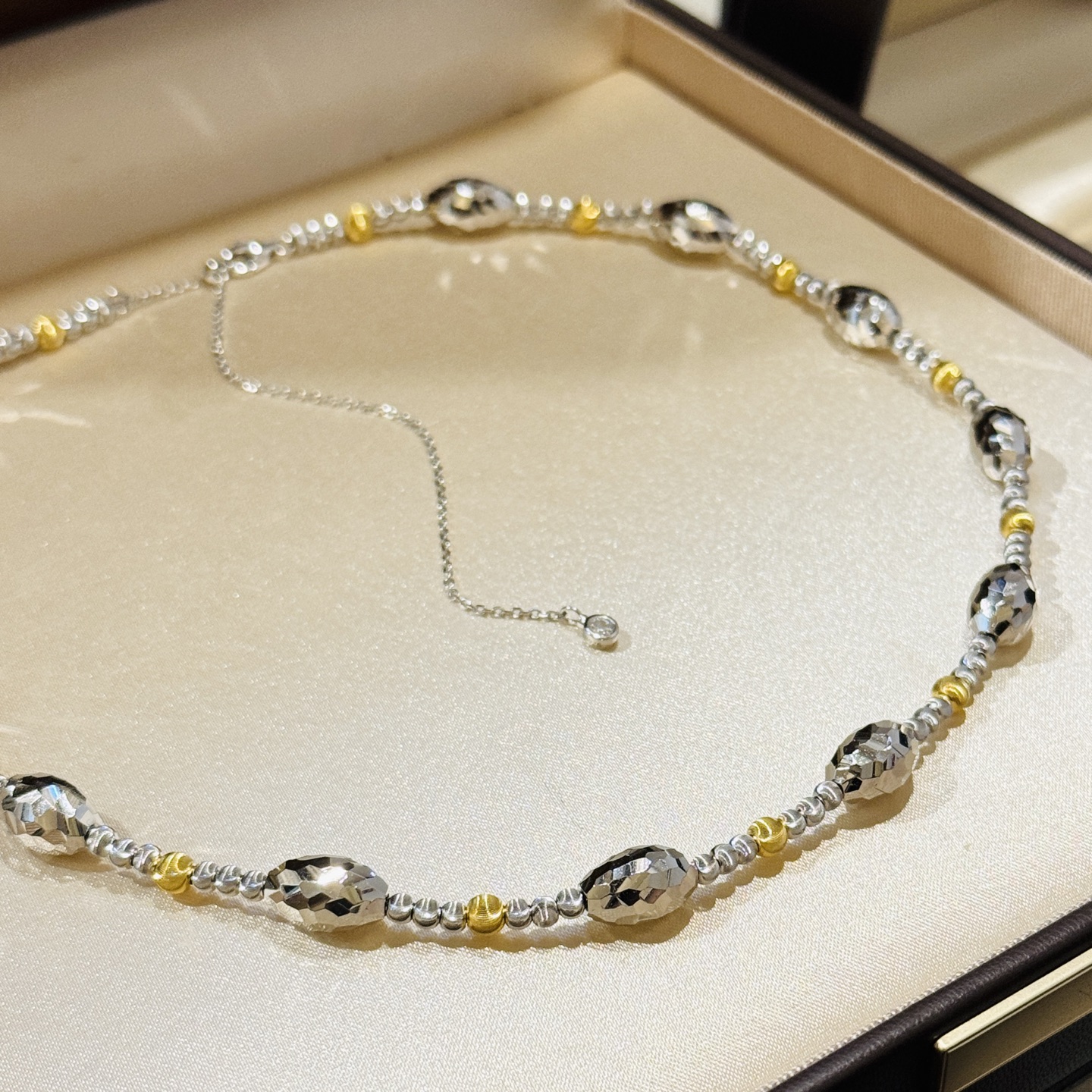 
A5691 👑 独立设计师 中古系列 猫眼珠 拉丝 珠珠 双色 项链 CNC车床工艺 立现惊喜🎉 选用