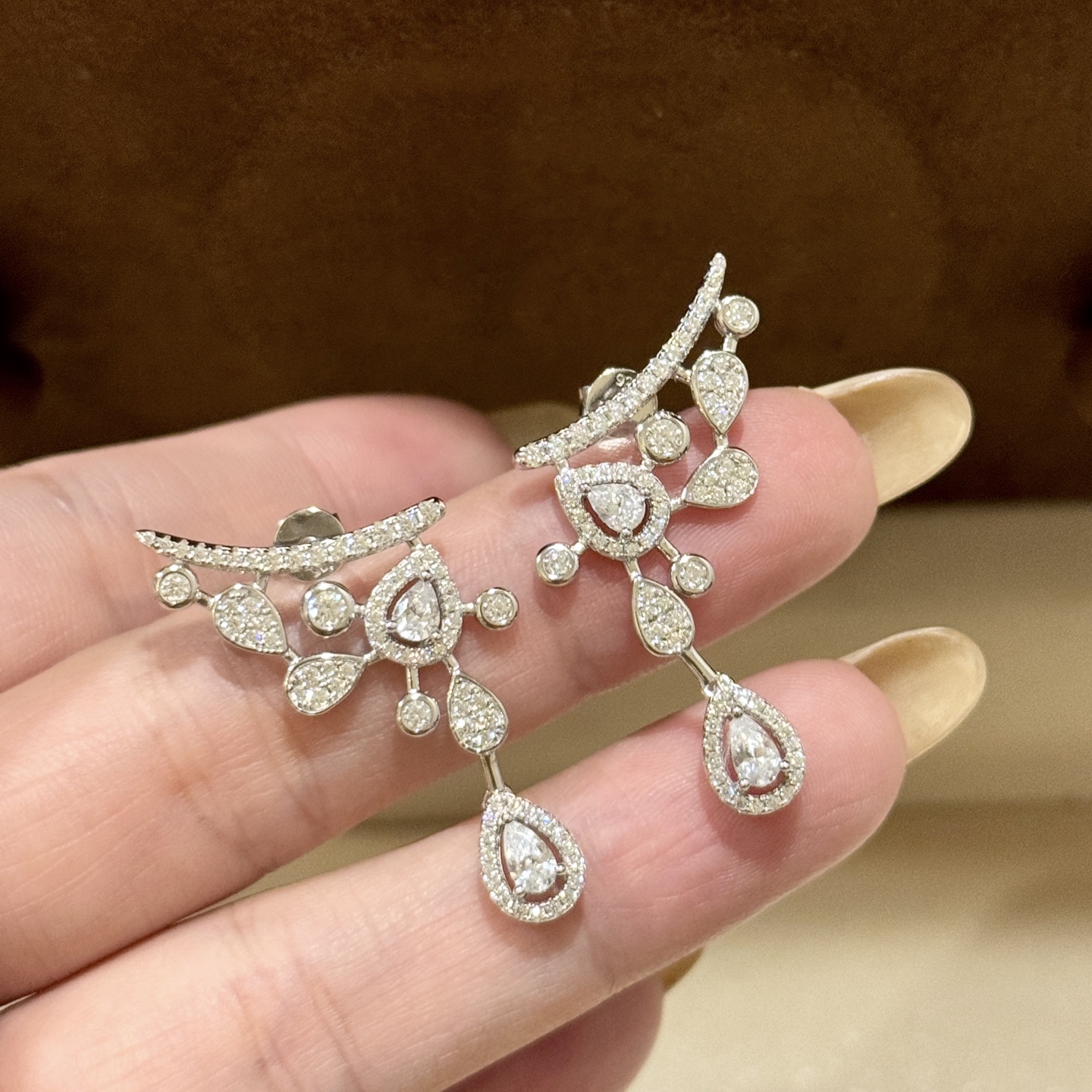 A5585 👑尚美巴黎 加冕 爱系列 水滴 流苏耳钉 高贵优雅 晚宴必备 人群中的焦点 佩戴舒适 精选进