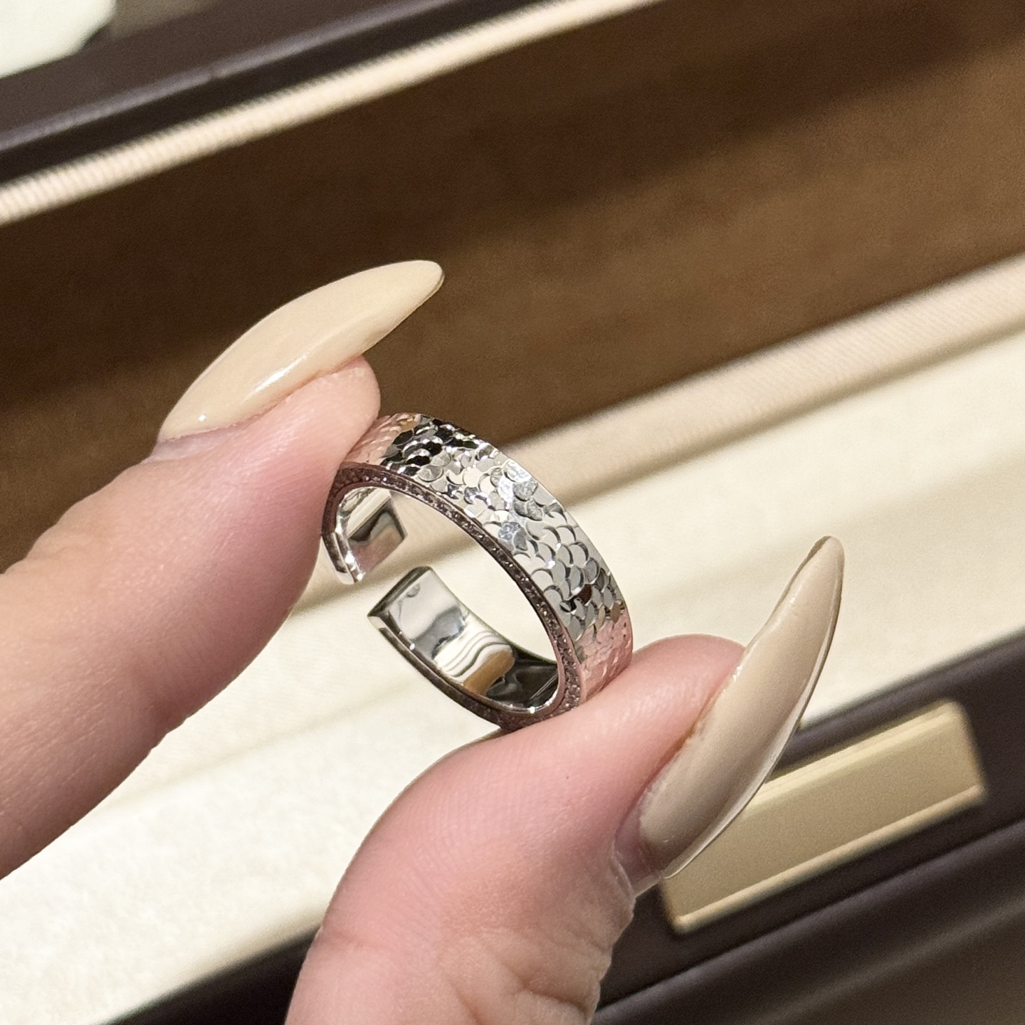 A5941 👑爆款 cnc 工艺 重工工艺 质感十足 碎碎冰 💍排钻 戒指 三面工艺精湛打造 将璀璨星空