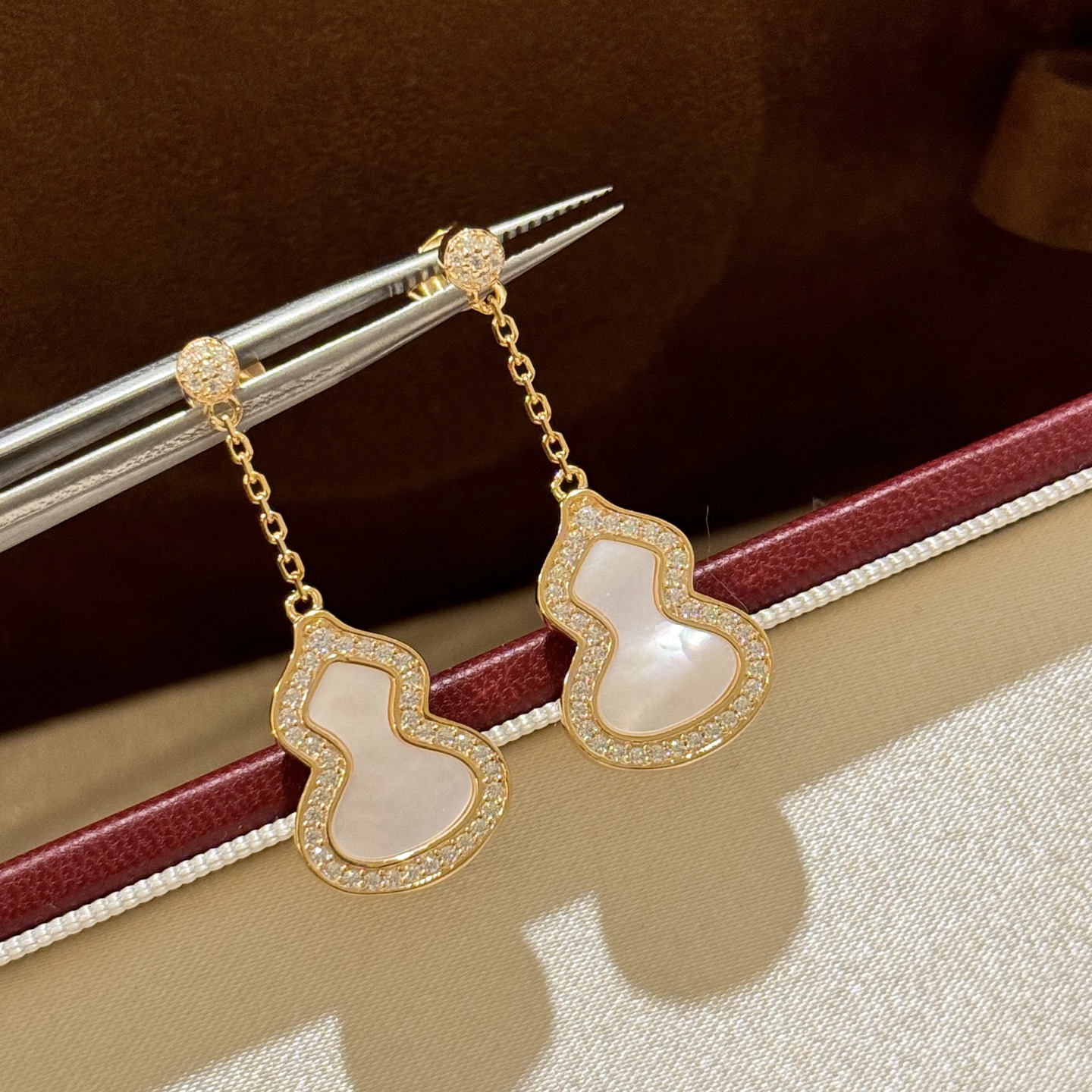 Elegant White Mother of Pearl Gourd Dangle Earrings in 925 Sterling Silver
