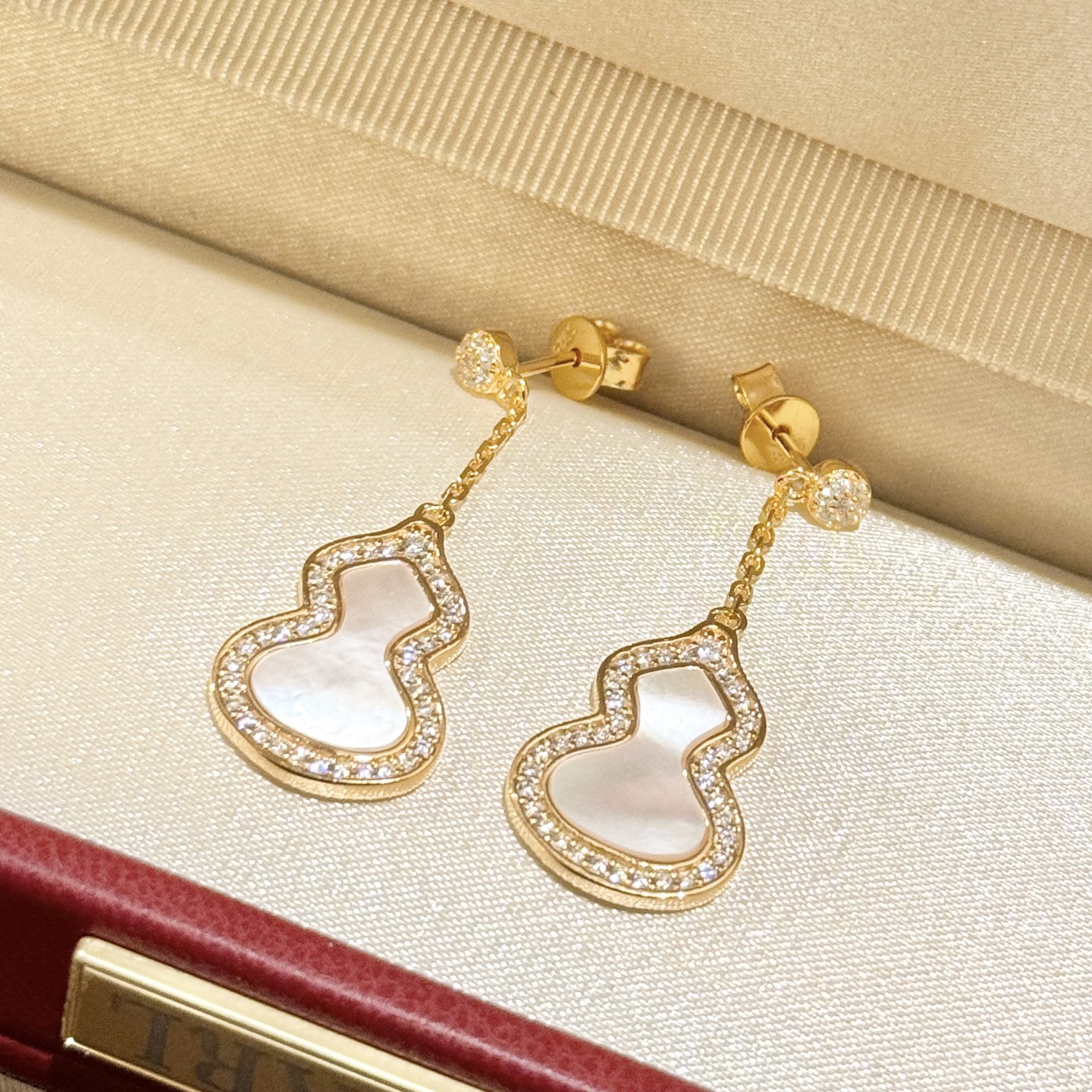 Elegant White Mother of Pearl Gourd Dangle Earrings in 925 Sterling Silver 7 i1750846260834 8876 0 1