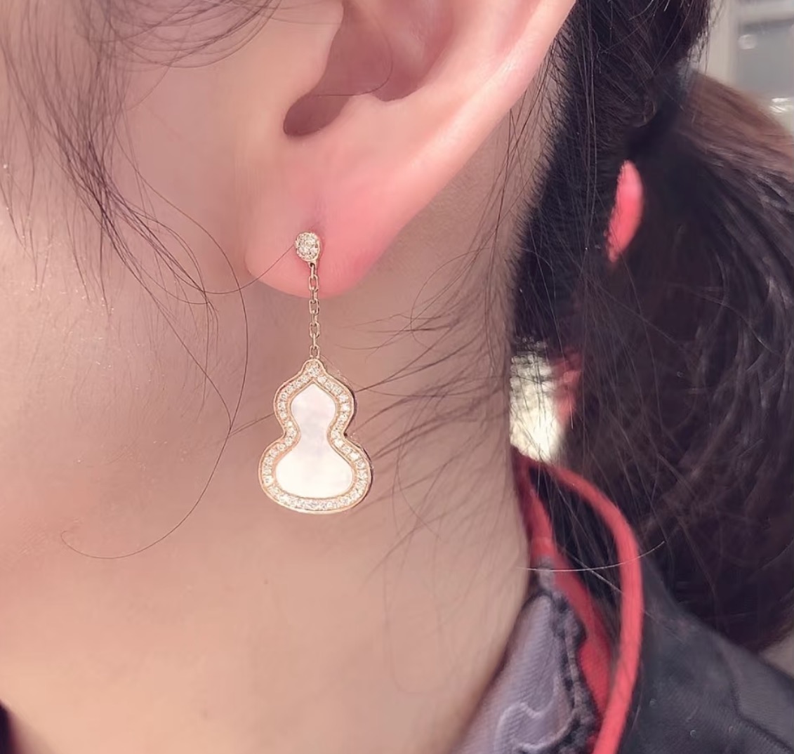 Elegant White Mother of Pearl Gourd Dangle Earrings in 925 Sterling Silver 4 i1750846302732 5132 0 9