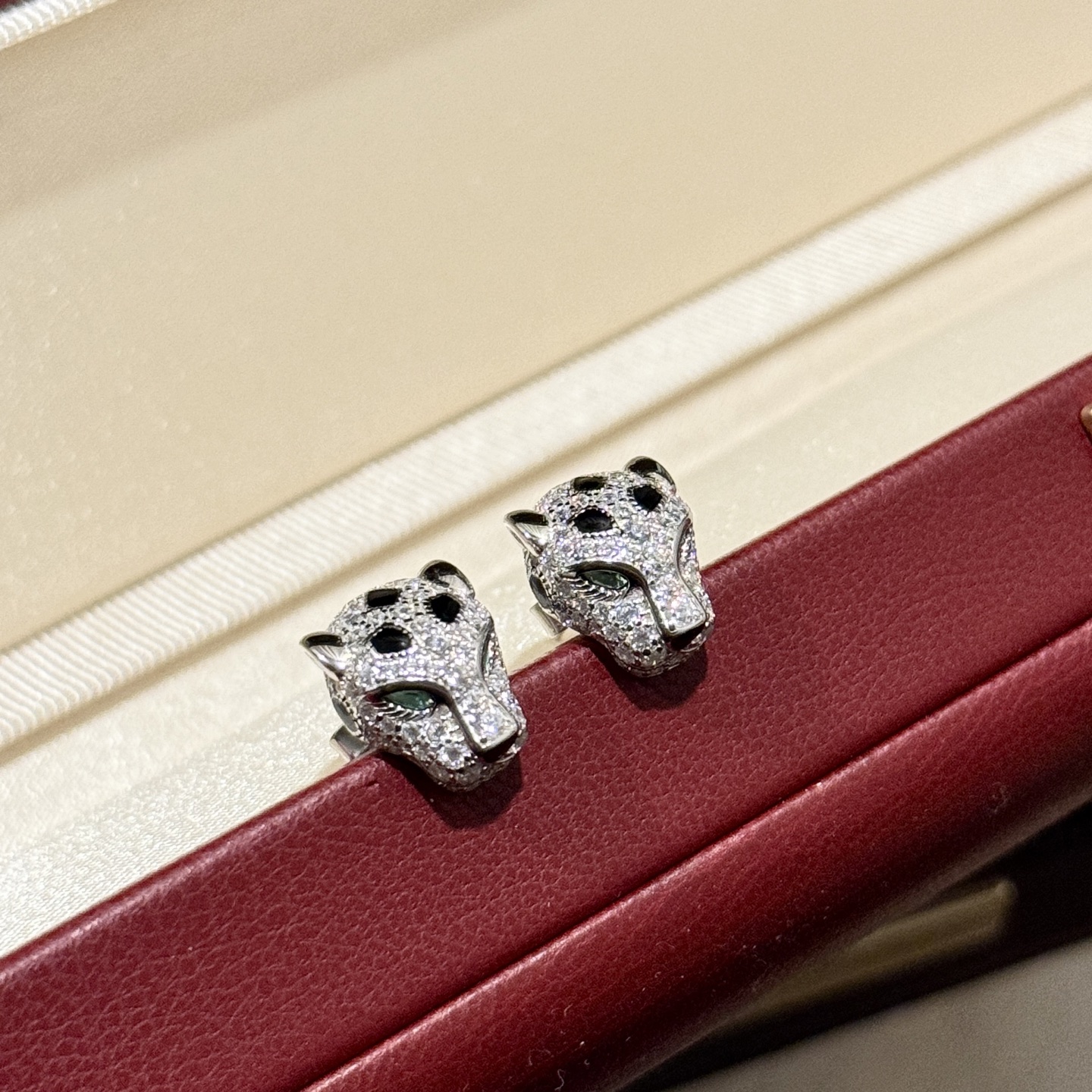 Elegant Panther Head Stud Earrings, S925 Sterling Silver, Emerald Eyes 10 i1750934702377 1542 0 4