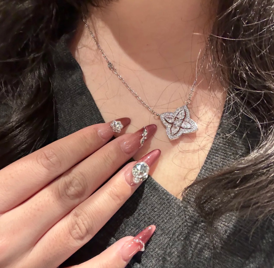 
A6336 👑爆款 😻精致女神同款 LOTUS莲花系列 莲花 满天星 项链 通体925纯银镶嵌工艺18