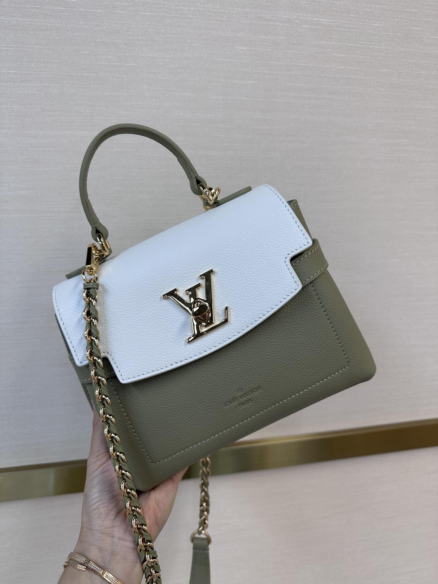 LV Lockme Ever Mini Handbag Grained Calfskin Polished Metal Hardware Braided Chain Top Handle Handbag Shoulder Crossbody - Top Quality