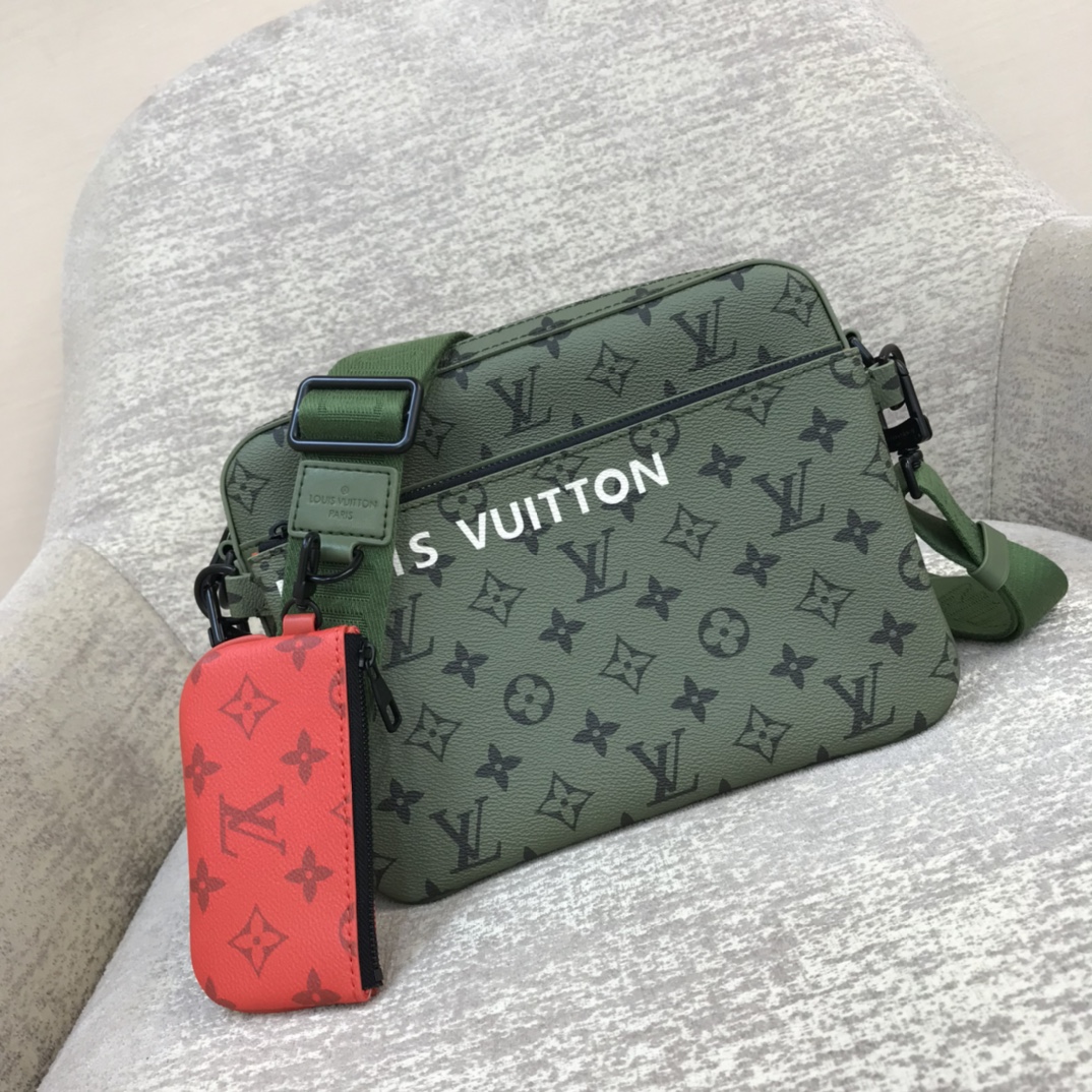 Sacoche LV Trio Monogram toile enduite poche avant zippée pochette amovible bandoulière en tissu réglable porté épaule - qualité supérieure