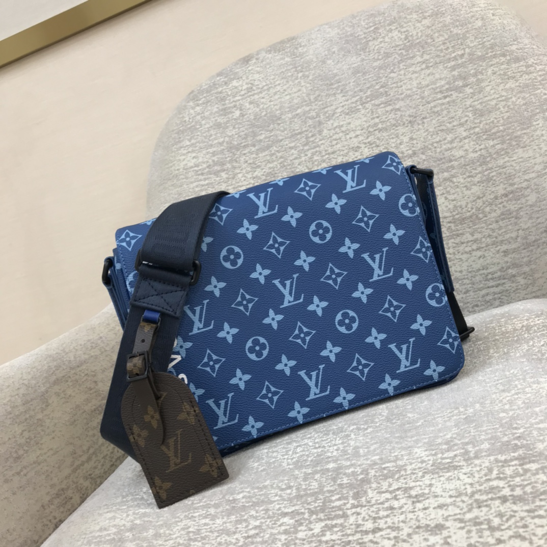 Sacoche LV Trio Monogram toile enduite, poche avant zippée, pochette amovible, bandoulière en tissu réglable, porté épaule - qualité supérieure