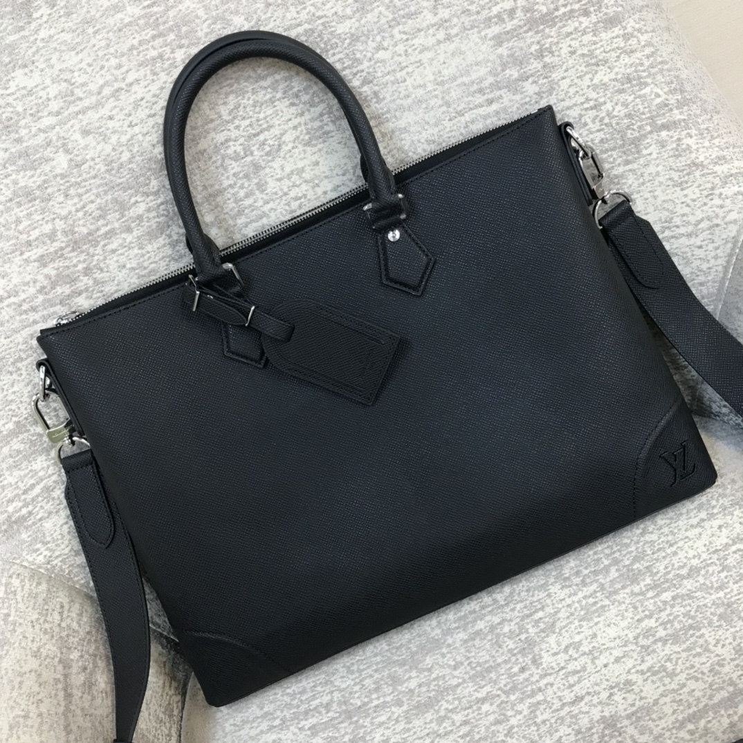 LV Slim NV ブリーフケース Taïgaレザー 補強コーナー メタルLVイニシャル ノートパソコン収納 取り外し可能ショルダーストラップ 手提げ斜め掛け-トップクオリティ