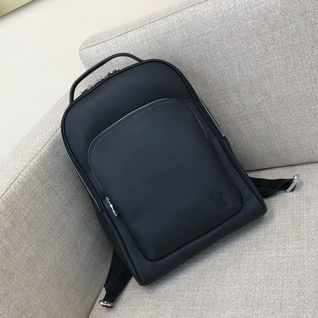 NO:175427,Superior version Original leather AVENUE backpack M30977 black Avenue backpack is Taga leather with cowhide and metal parts, integrating practical functions with elegant style. The main compartment is equipped with spacious pockets and padded compartments in front and back. The inner bag is ordered to store size40x31x15cm, LV premium version, louis vuitton, cowhide19860909特级版本 原厂皮 AVENUE 双肩包 M30977黑色 Avenue 双肩包为 Taga 皮革搭配牛皮革饰边和金属件 将实用功能与典雅风范融为一体 主隔层前后配有宽敞口袋和衬垫隔层 内袋实现有序收纳 size40x31x15cm,LV特级版本,louis vuitton,cowhide,Bag
