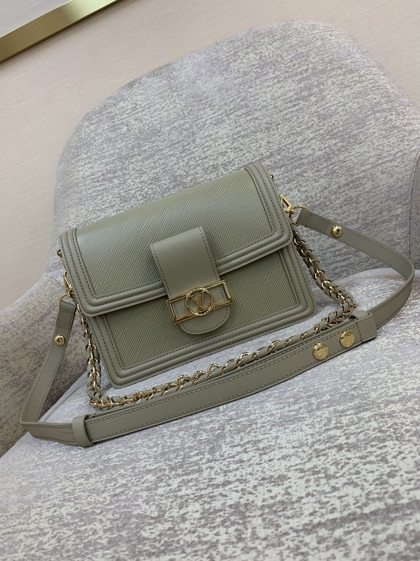 Sac LV Dauphine moyen en cuir Epi, bandoulière chaîne tressée amovible, multi-compartiments, épaule et bandoulière - qualité supérieure