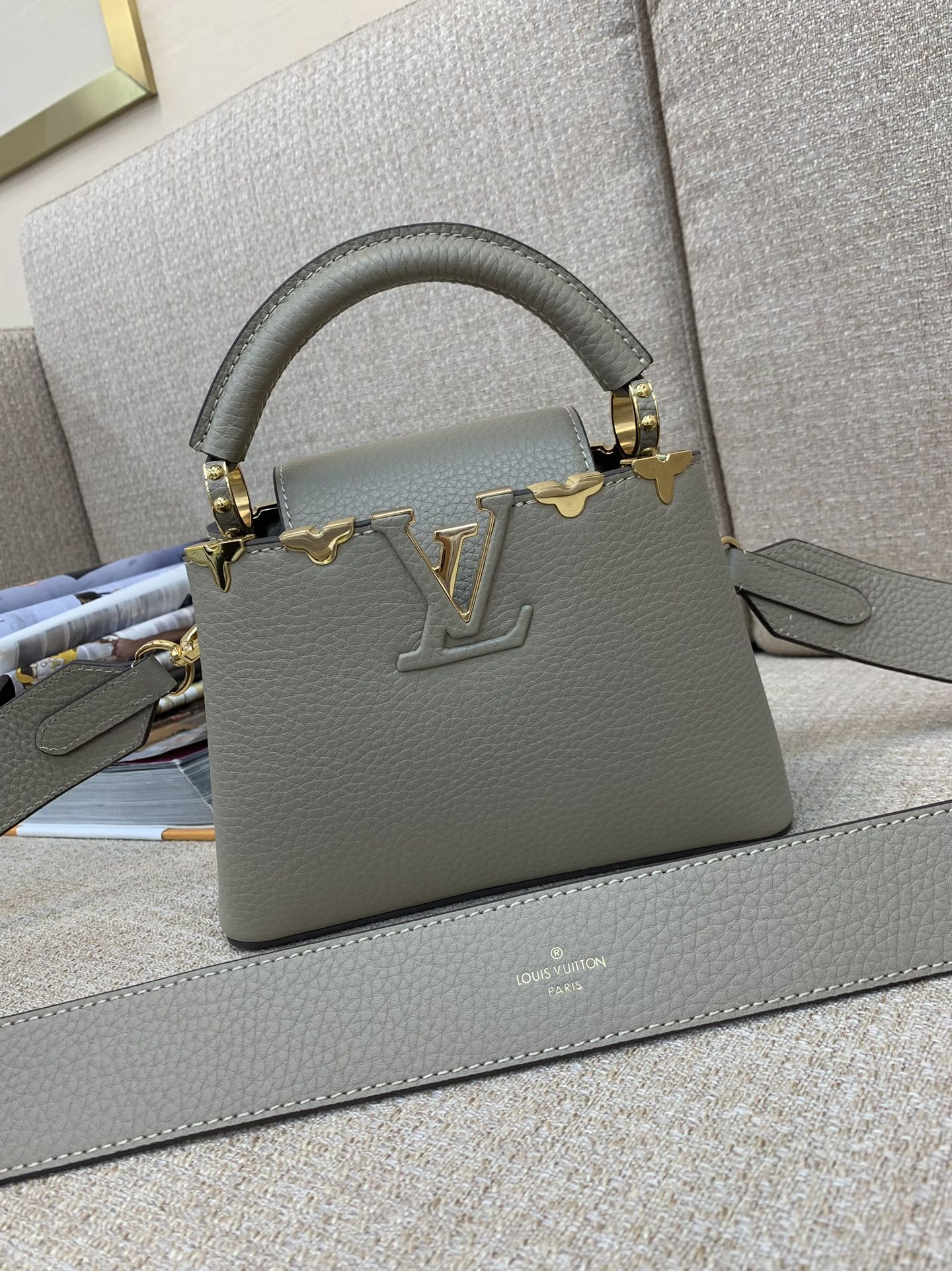 LV Capucines ミニハンドバッグ 編み込みチェーン エナメルMonogram パドロック コンビカラー皮革 手提げ・斜め掛け-トップクオリティ