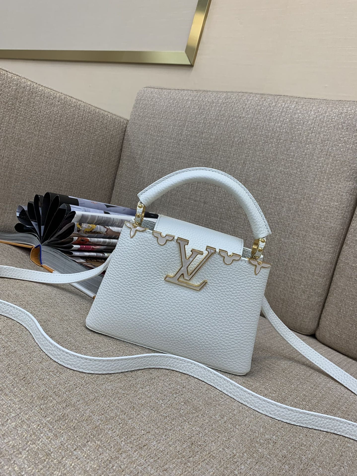 LV Capucines ミニハンドバッグ 編み込みチェーン エナメルMonogram パドロック コンビカラー皮革 手提げ・斜め掛け-トップクオリティ