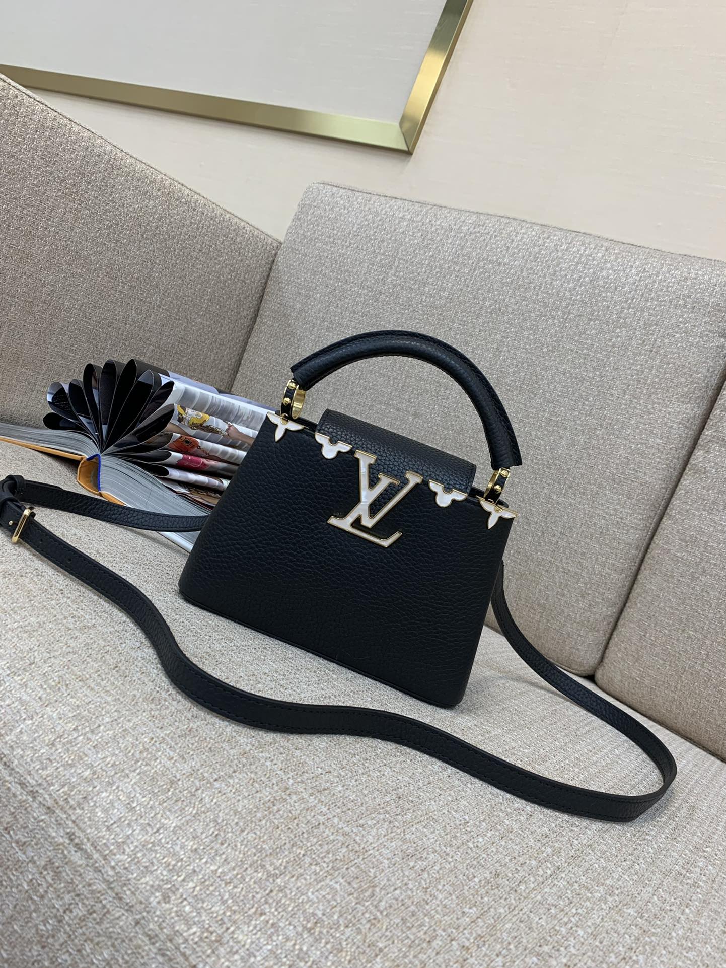 LV Capucines ミニハンドバッグ 編み込みチェーン エナメルMonogram パドロック コンビカラー皮革 手提げ・斜め掛け-トップクオリティ