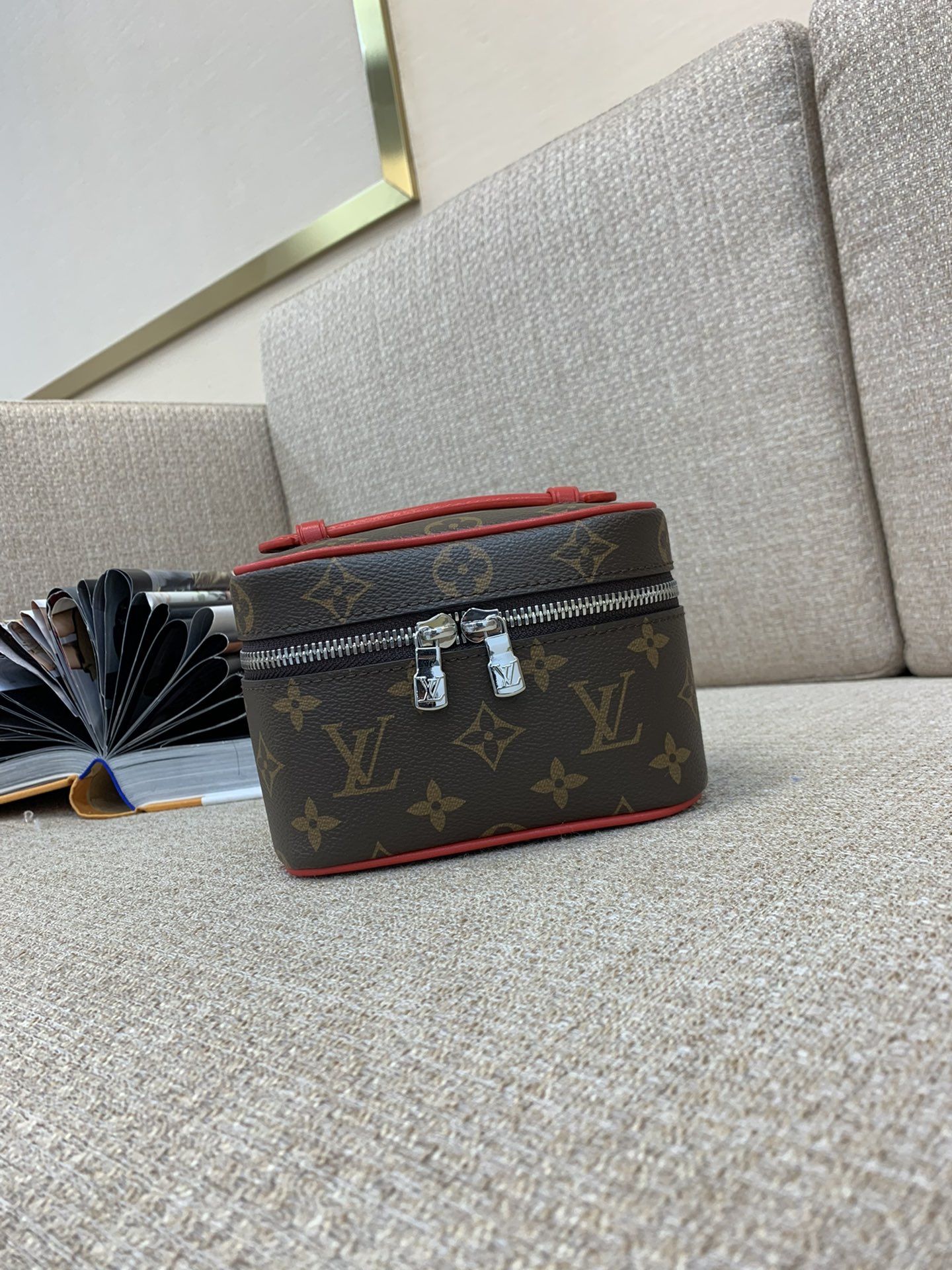 LV Nice 화장품 파우치 아이코닉 Nice 시리즈 플랩 숨겨진 지퍼 포켓 뷰티 수납 핸드백-최상급 품질