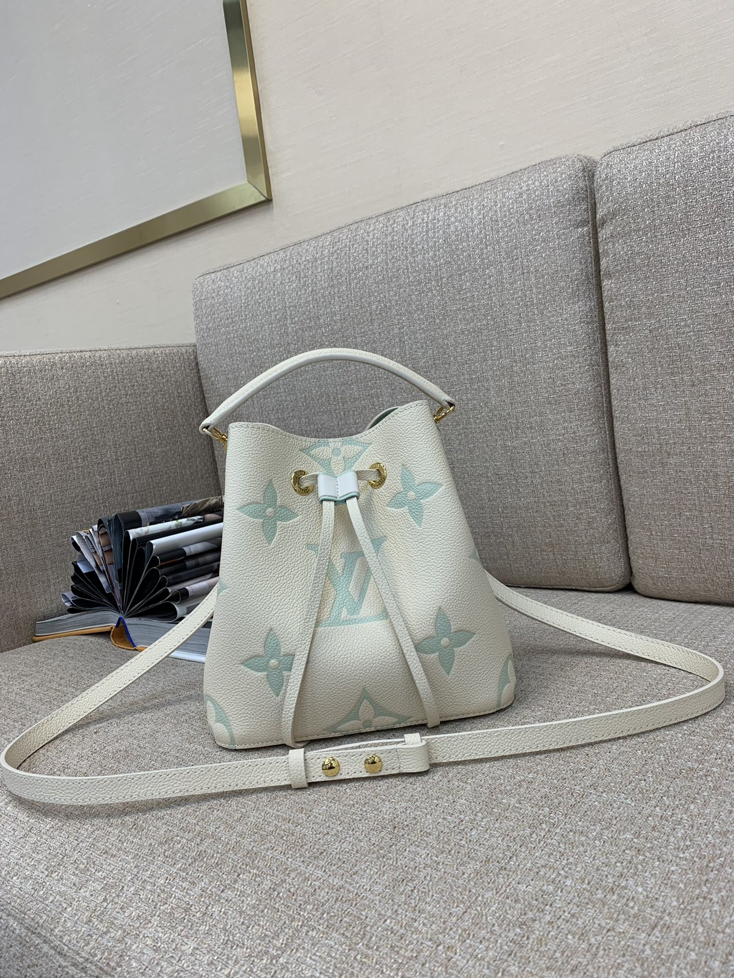 LV NéoNoé BB Bucket Bag Monogram Pattern Detachable Handle Shoulder Strap Hand Carry Elbow Carry Shoulder Carry - Top Quality