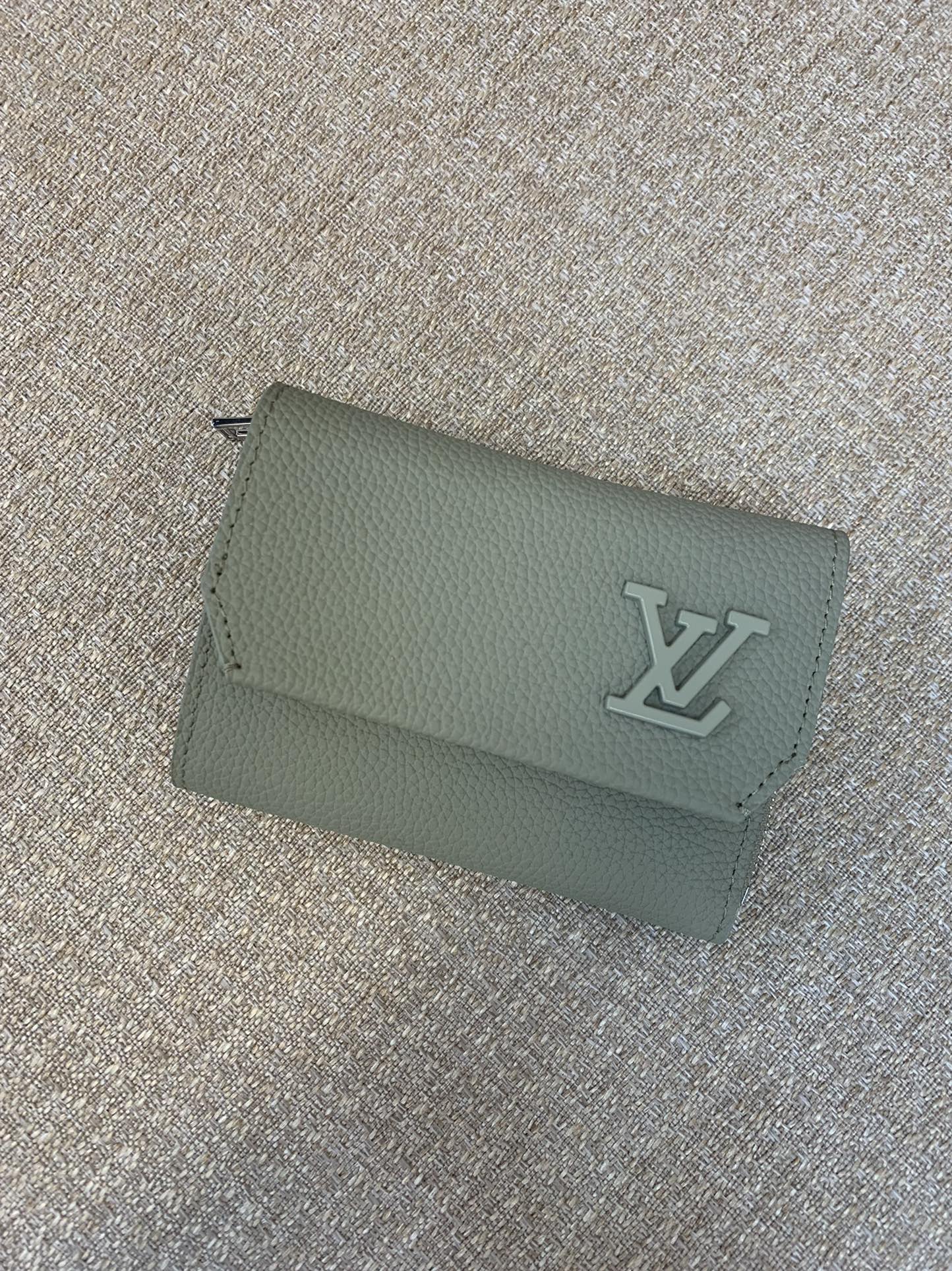 LV Wallet Full Zip Leather Trim Gold Hardware Multi Compartment Long Wallet - Top Quality