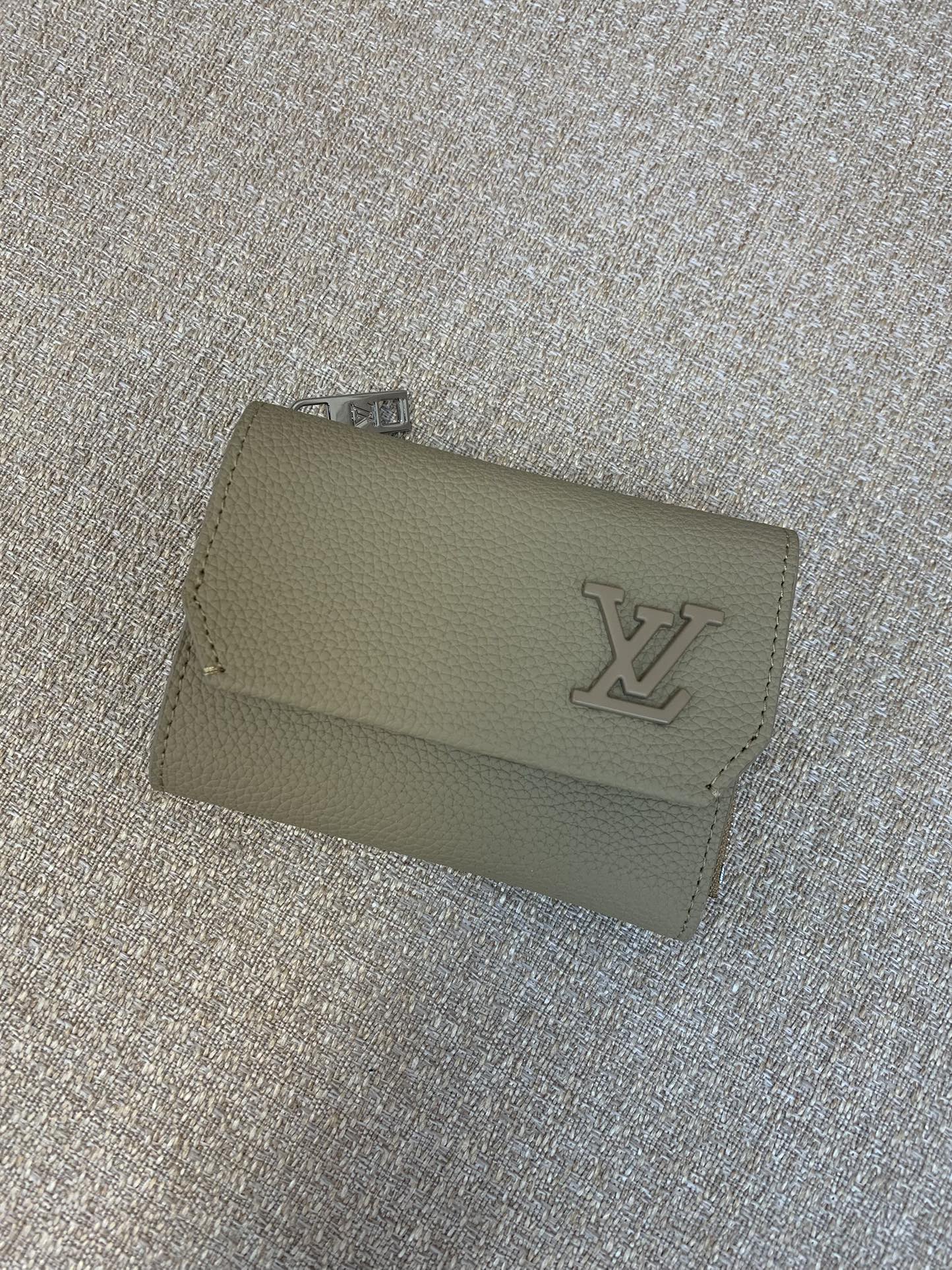LV Wallet Full Zip Leather Trim Gold Hardware Multi Compartment Long Wallet - Top Quality
