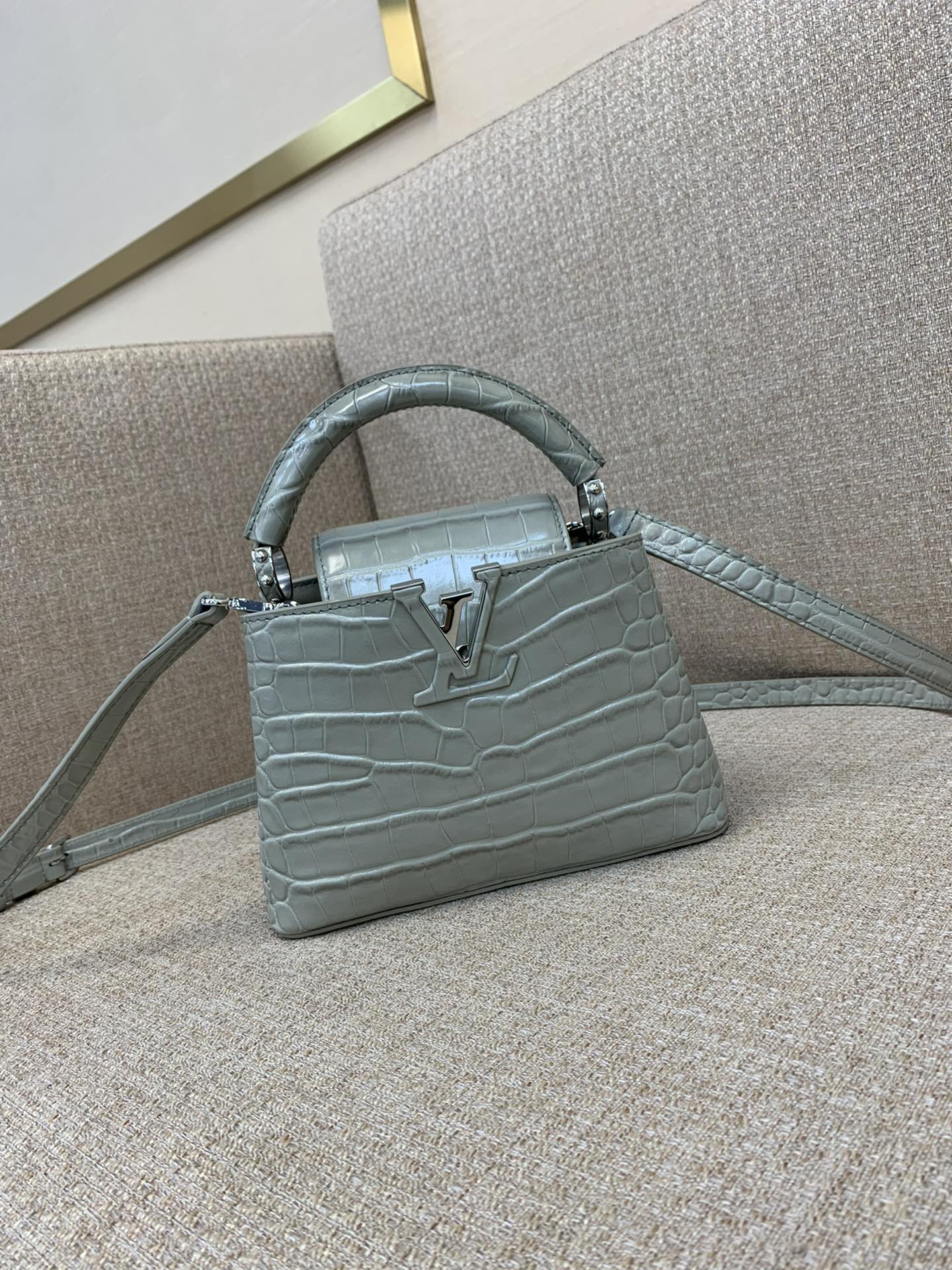 LV Capucines міні-сумка французская скура металічная фурнітура адкідны клапан Monogram Flower ручная/праз плячо — топ-якасць