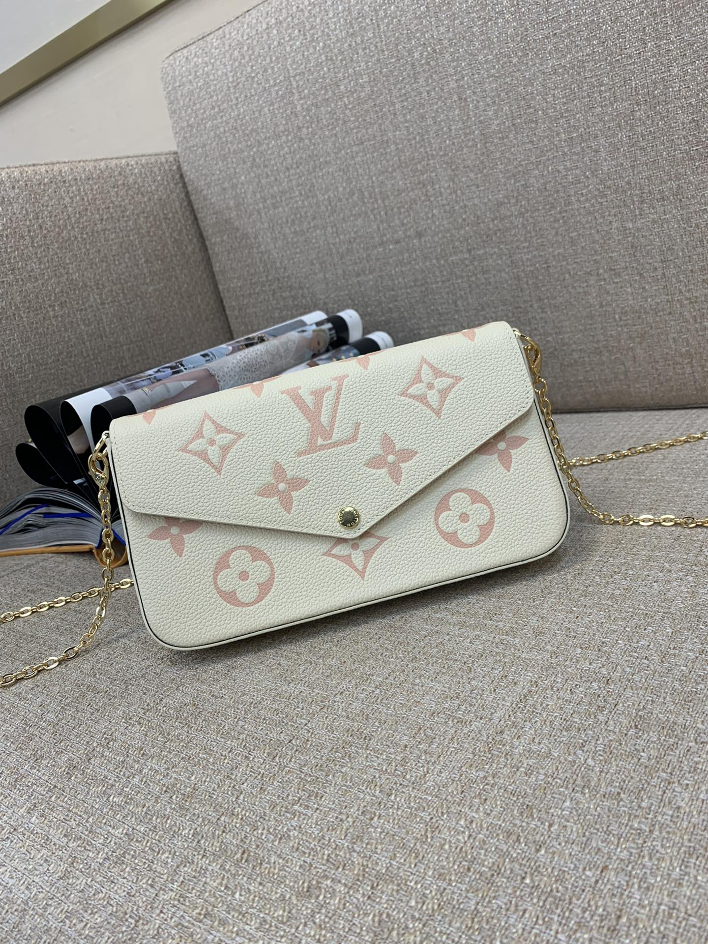 LV Pochette Félicie kettingtas Monogram Empreinte leer tweekleurig design uitneembaar vak ketting schouder- en handtas - topkwaliteit