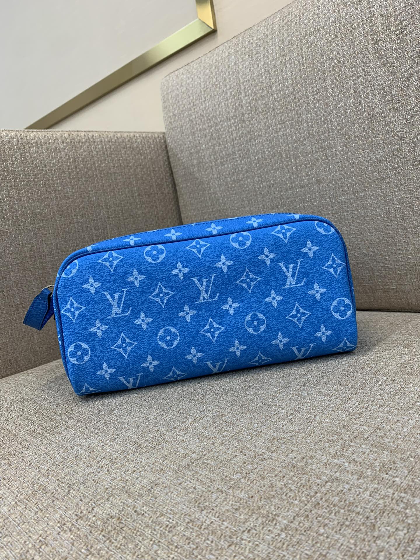 LV ドップキット トイレタリーポーチ Taïgaレザー Monogramキャンバス ダブルジップ ハンドル バスルームフック トラベル収納-トップクオリティ