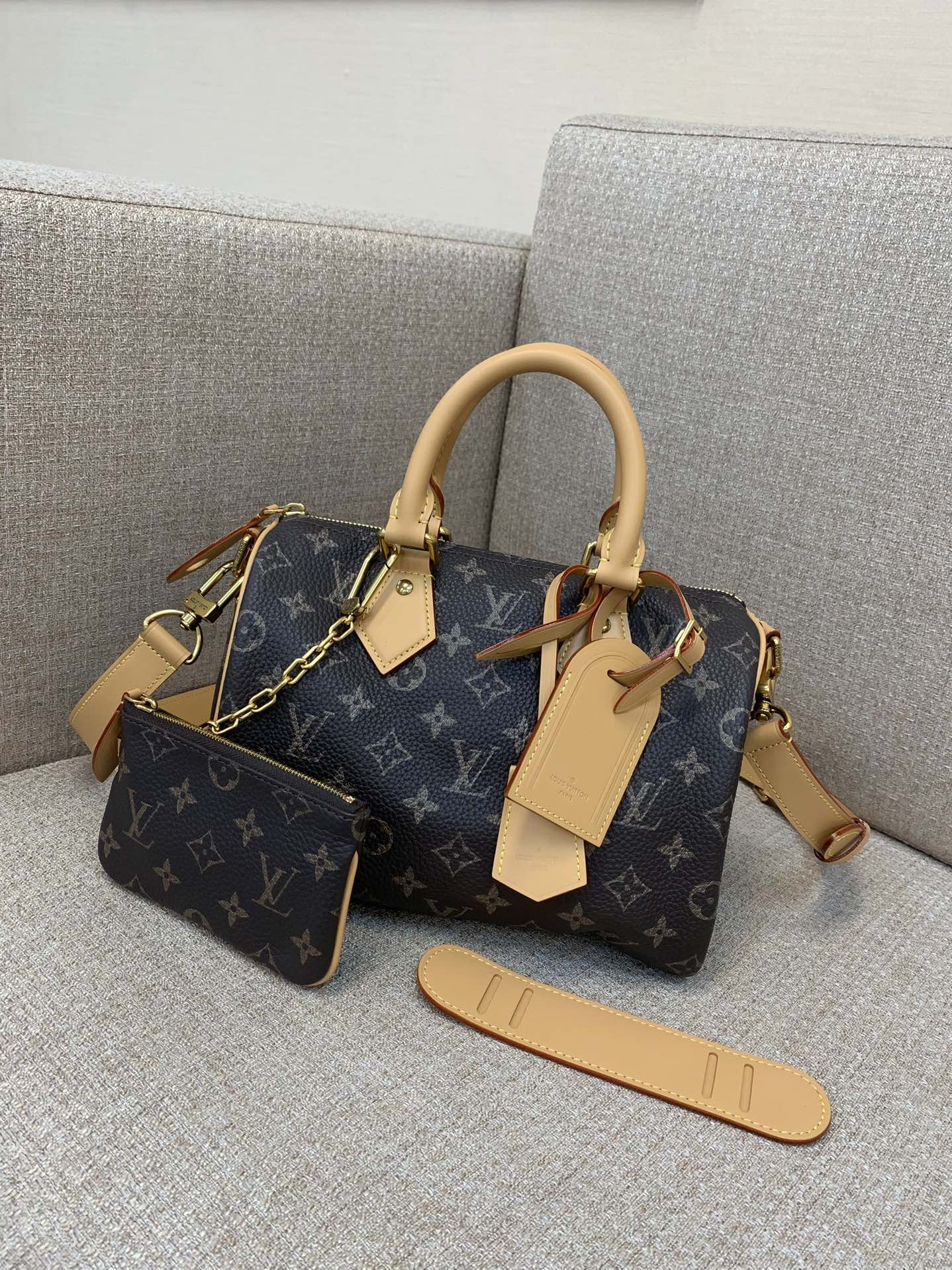 LV Speedy Bandoulière 25 Handbag Monogram Print Calfskin Polished Metal Hardware Lambskin Lining Handheld Crossbody - Top Quality