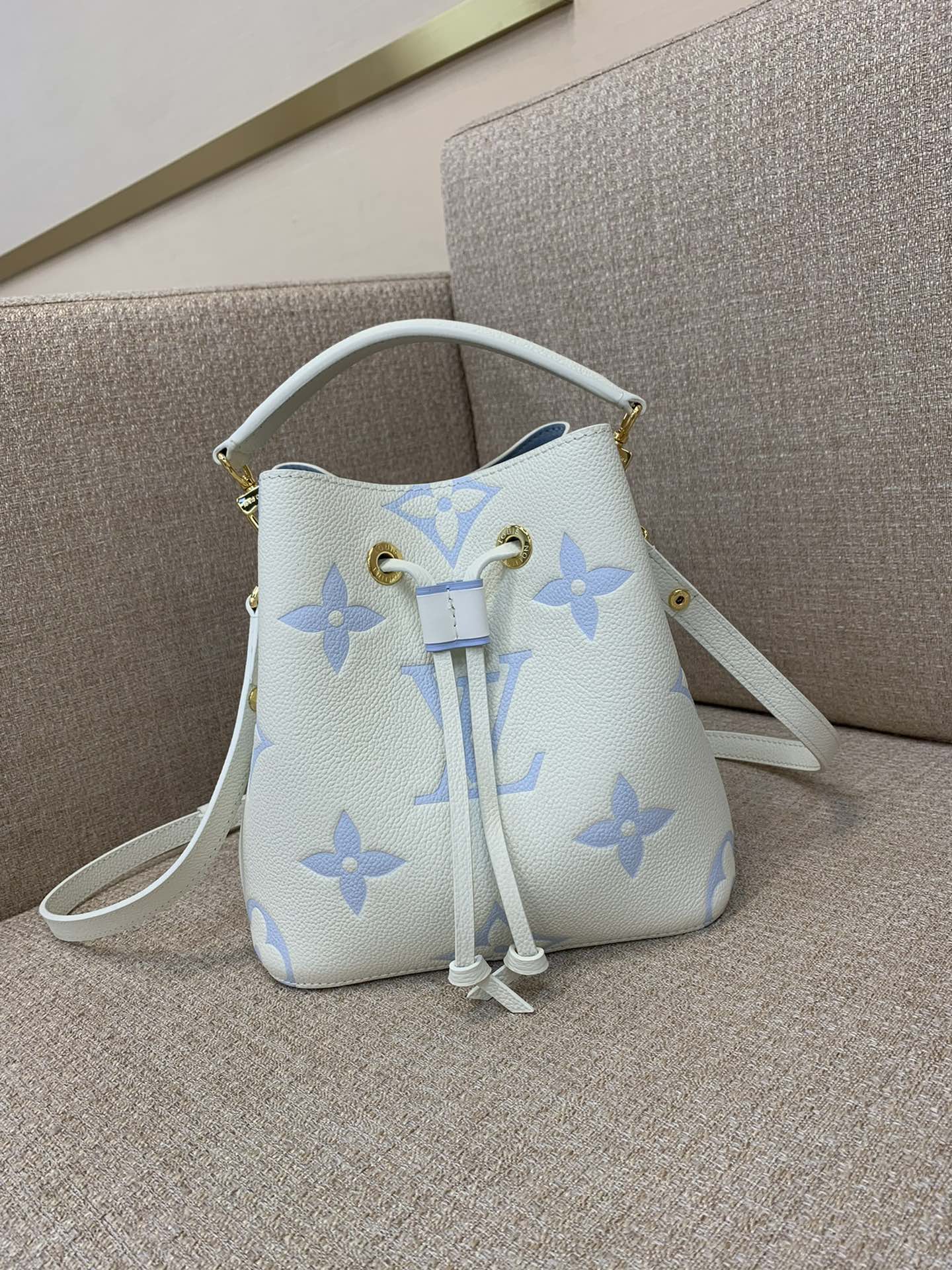 LV NéoNoé BB Bucket Bag Monogram Pattern Detachable Handle Shoulder Strap Hand Carry Elbow Carry Shoulder Carry - Top Quality