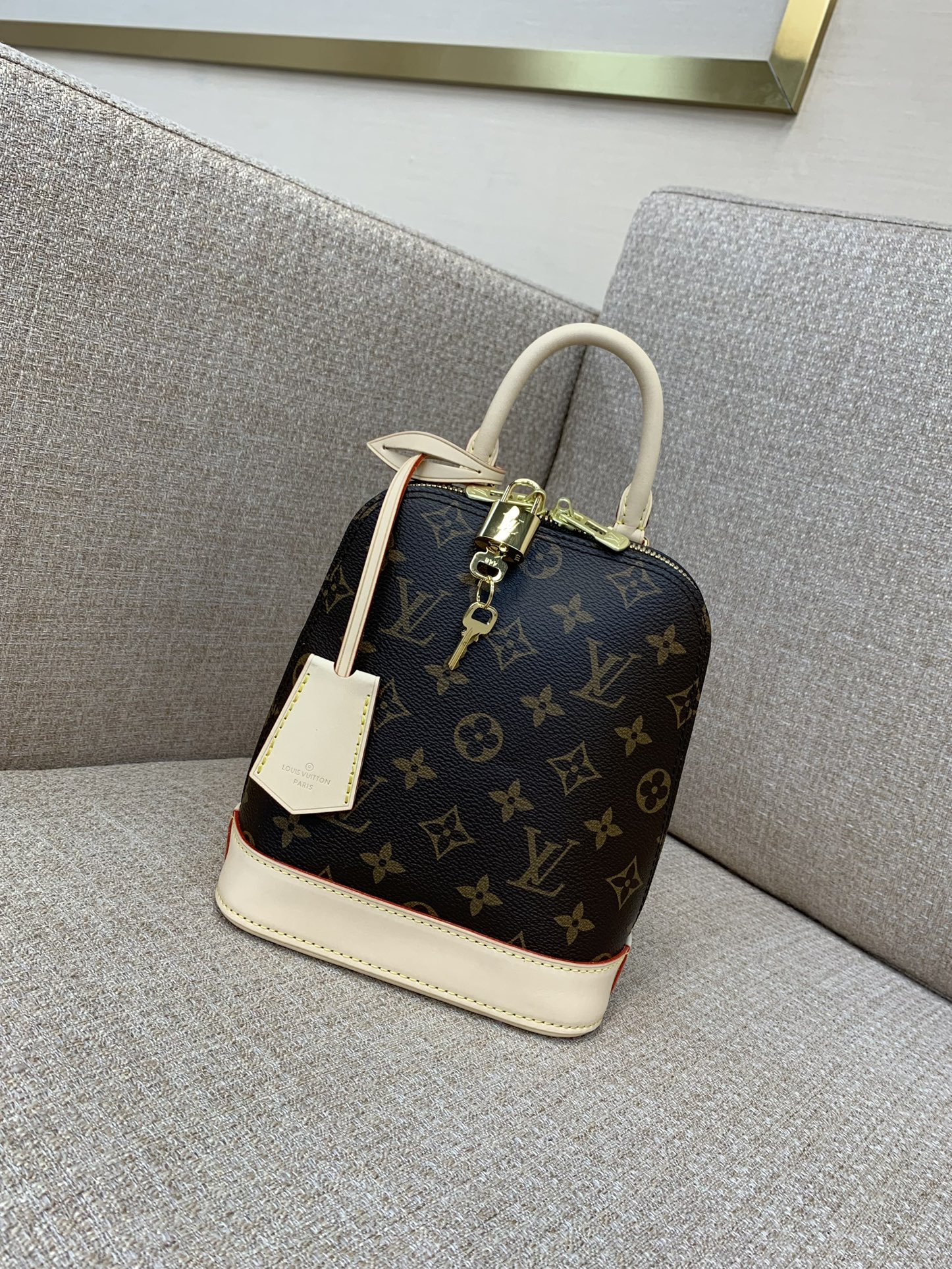 LV Alma заплечны ранец Monogram палатно, акруглая верхняя ручка, бірка з замком і ключамі, здымны рамень, заплечны і ручны - вышэйшая якасць