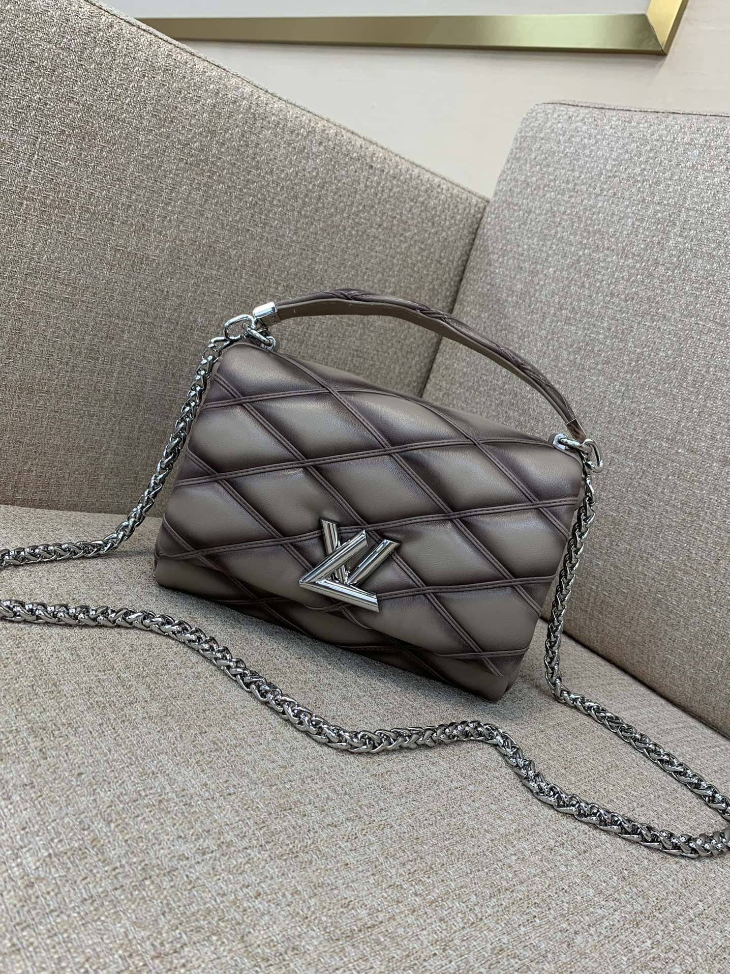 LV GO-14 middelgrote handtas quilting lamsleer bakproces LVT twist lock afneembare verstelbare leren kettinghandgreep handtas crossbody - topkwaliteit