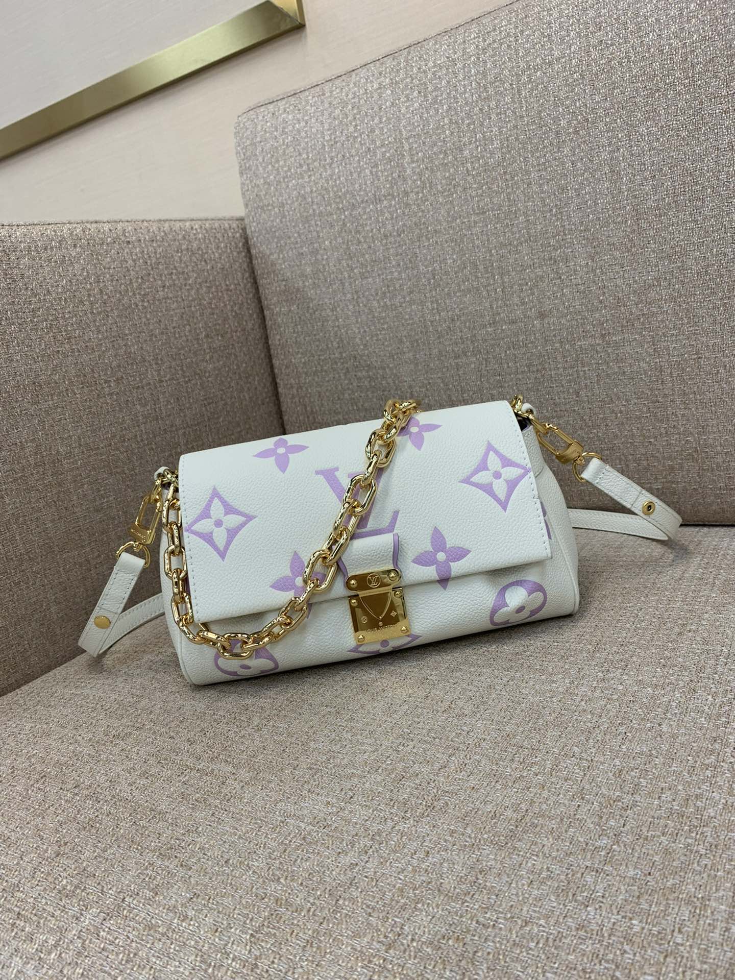 LV Favorite 핸드백 Milky Way Monogram Empreinte 시리즈 그레인 카우하이드 주름 디자인 탈착식 숄더 스트랩 체인 숄더 크로스바디 - 최상급 품질