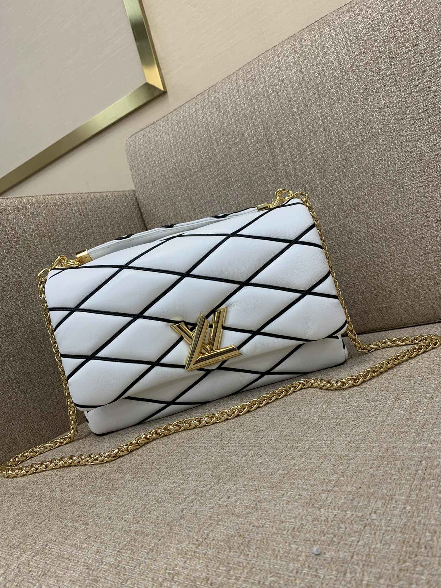 LV GO-14 large handbag quilted lambskin LVT twist lock zip pocket mirror back patch pocket detachable handle sliding chain handbag crossbody - top quality