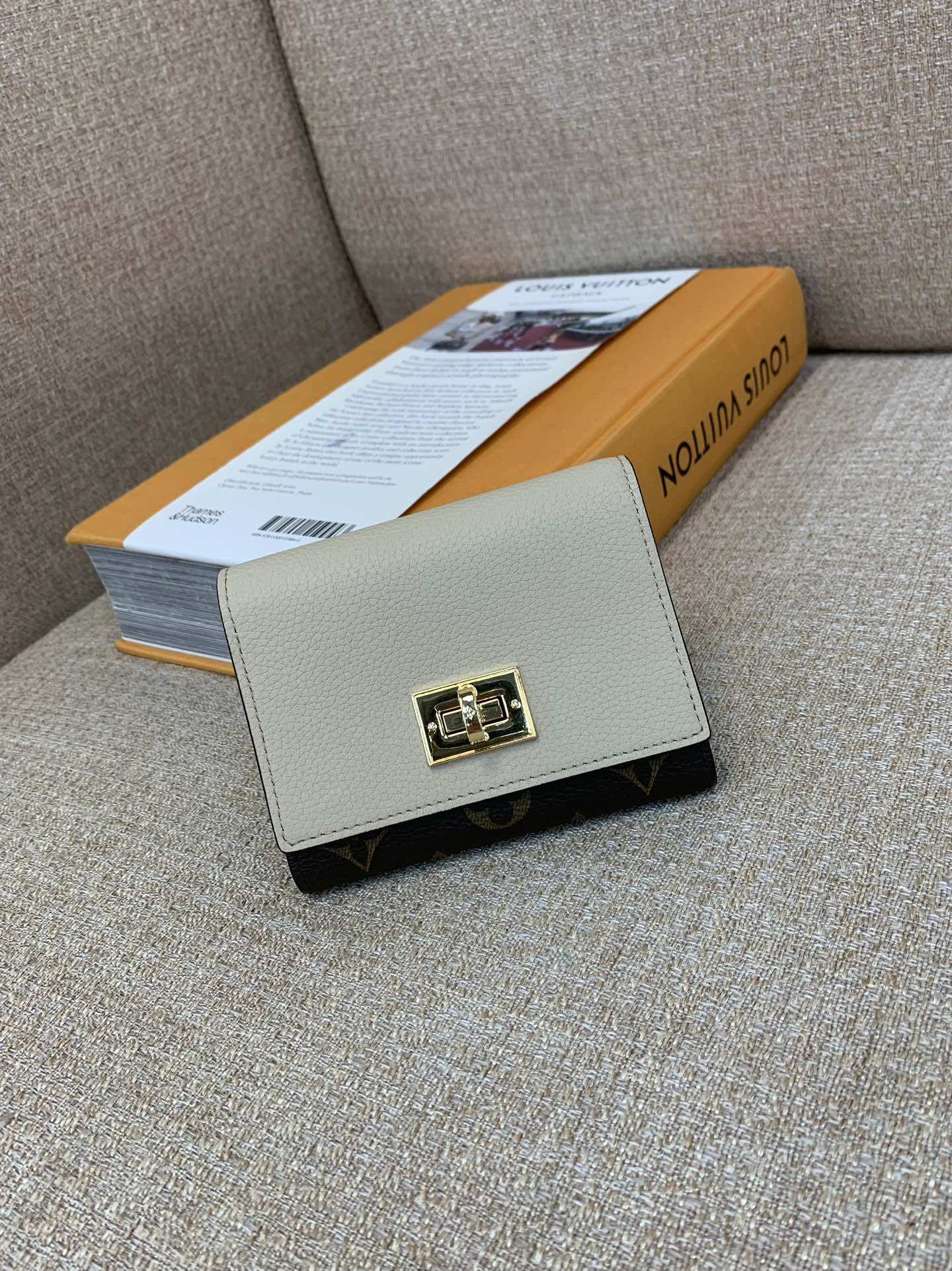 LV Wallet Full Zip Leather Trim Gold Hardware Multi Compartment Long Wallet - Top Quality