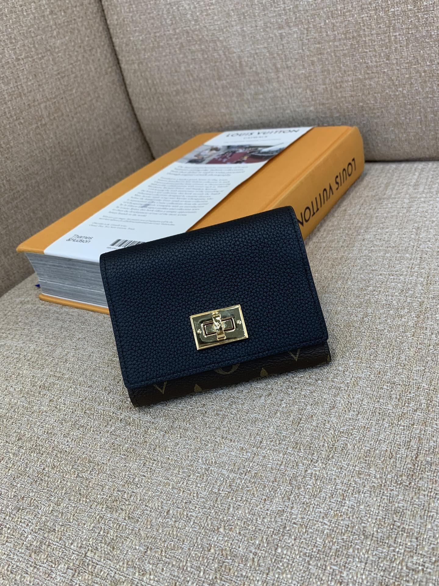 LV Wallet Full Zip Leather Trim Gold Hardware Multi Compartment Long Wallet - Top Quality