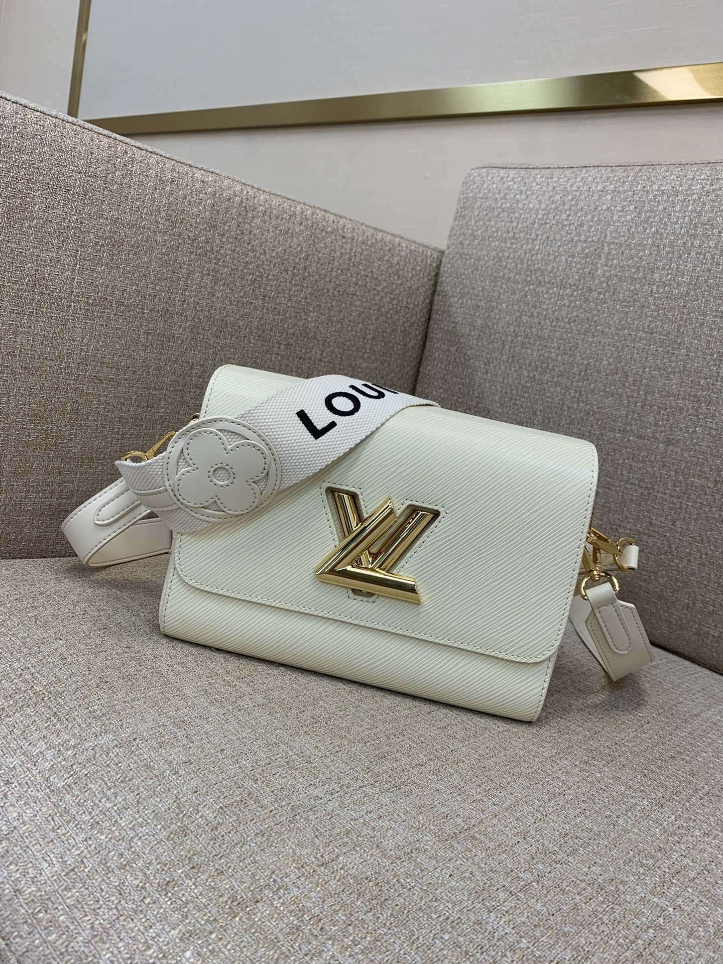 LV Twist Medium Handbag Epi Leather Adjustable Wide Leather Shoulder Strap LVT Twist Lock Contrast Stitching Fabric Handle Monogram Flowers - Top Quality