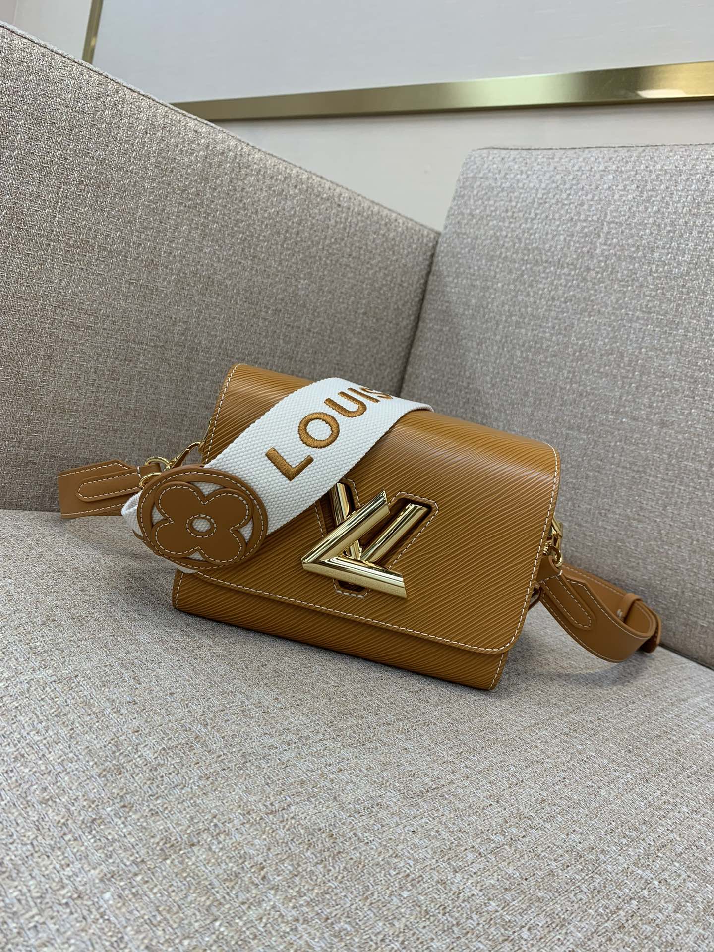 LV Twist Small Handbag Contrast Stitching Fabric Handle Monogram Flower LVT Twist Lock Adjustable Wide Leather Shoulder Strap Shoulder Crossbody - Top Quality