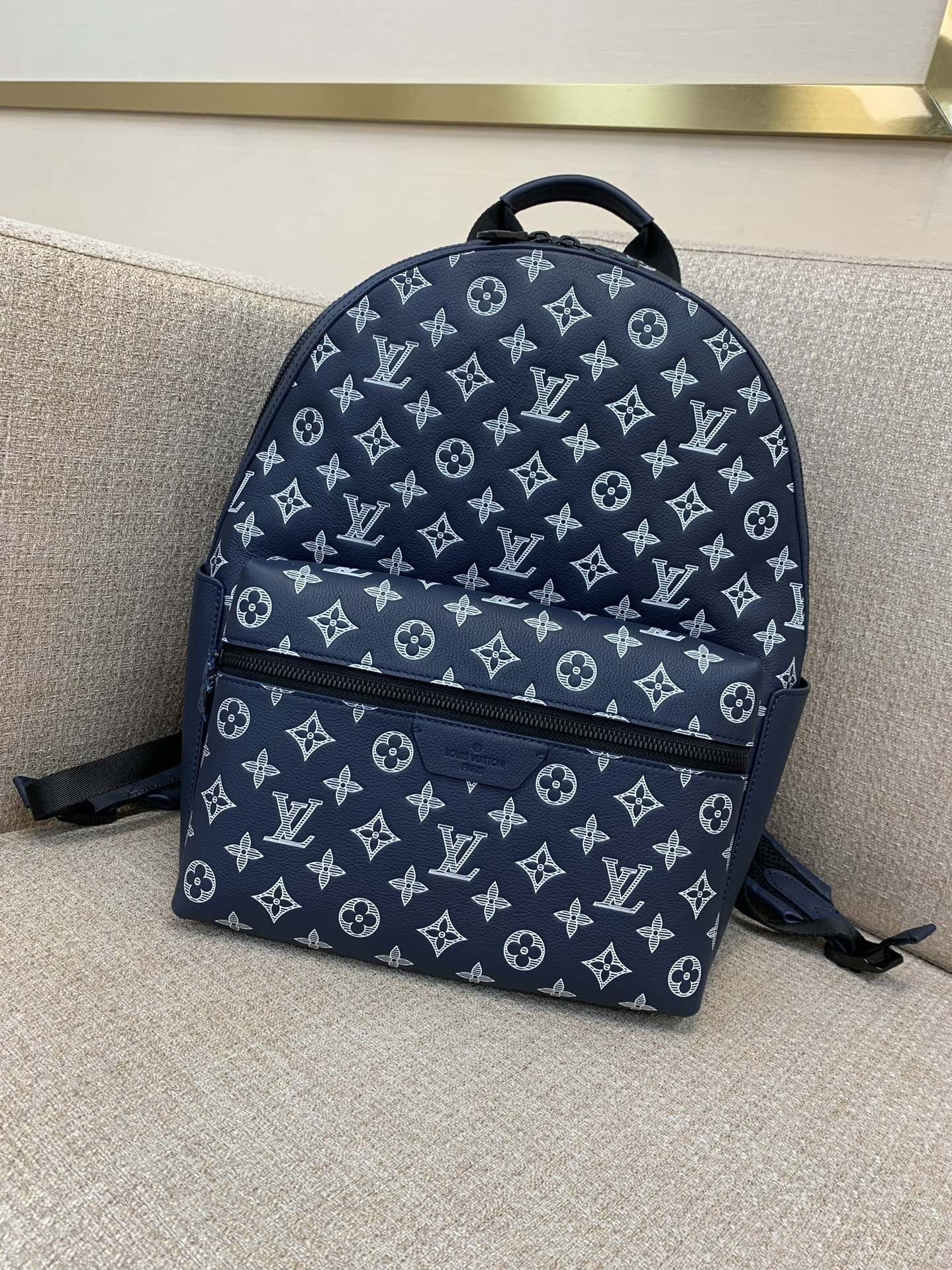 LV Discovery Backpack Monogram Shadow Leather Embossed Print Spacious Front Pocket Open Side Pockets Interior Flat Pocket - Top Quality