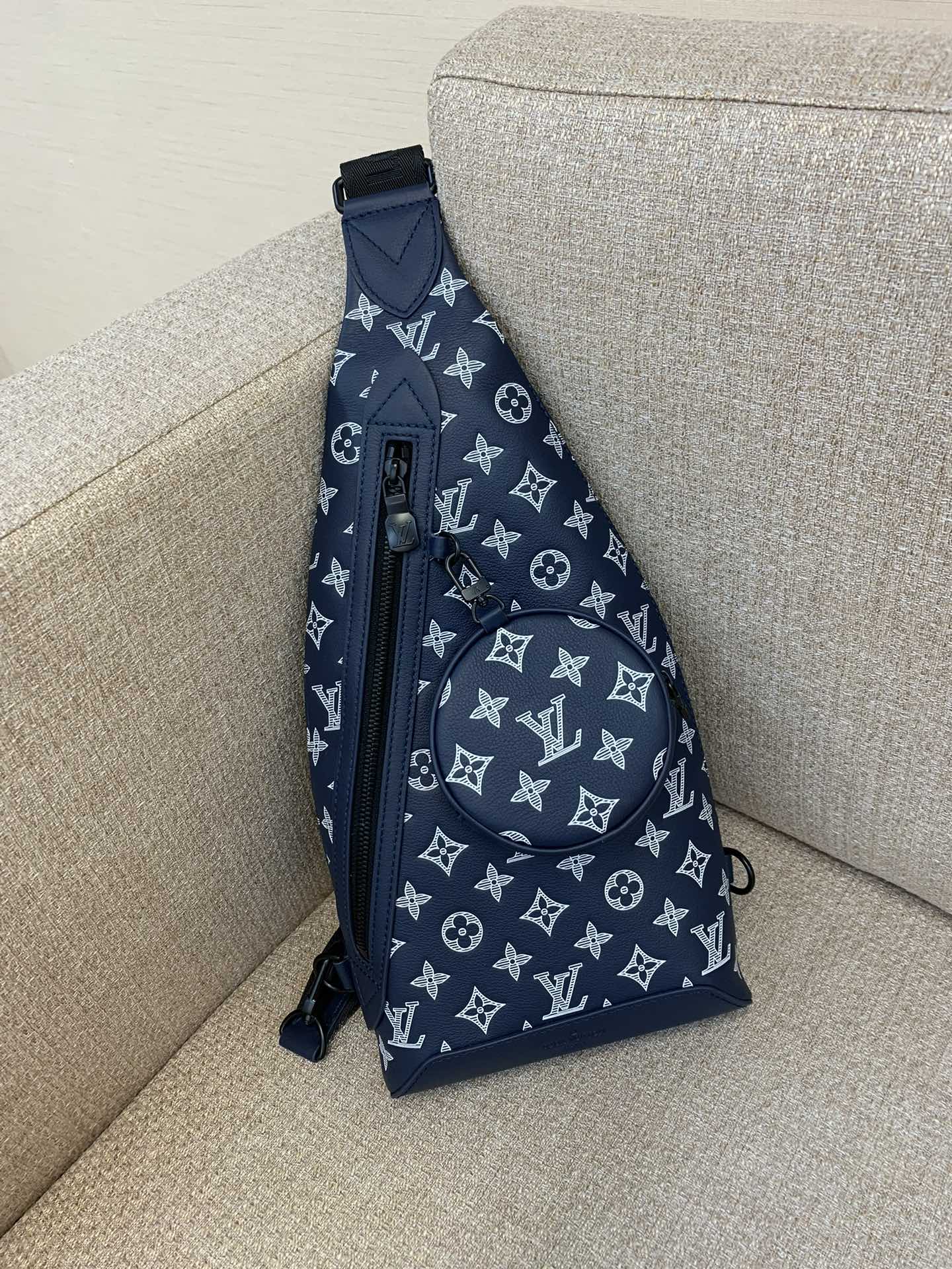 LV Duo наплечная сумка Monogram Shadow скура з цісненнем друку здымны кашалёк для дробязі рэгуляваны рамень носіцца злева і справа — топ-якасць
