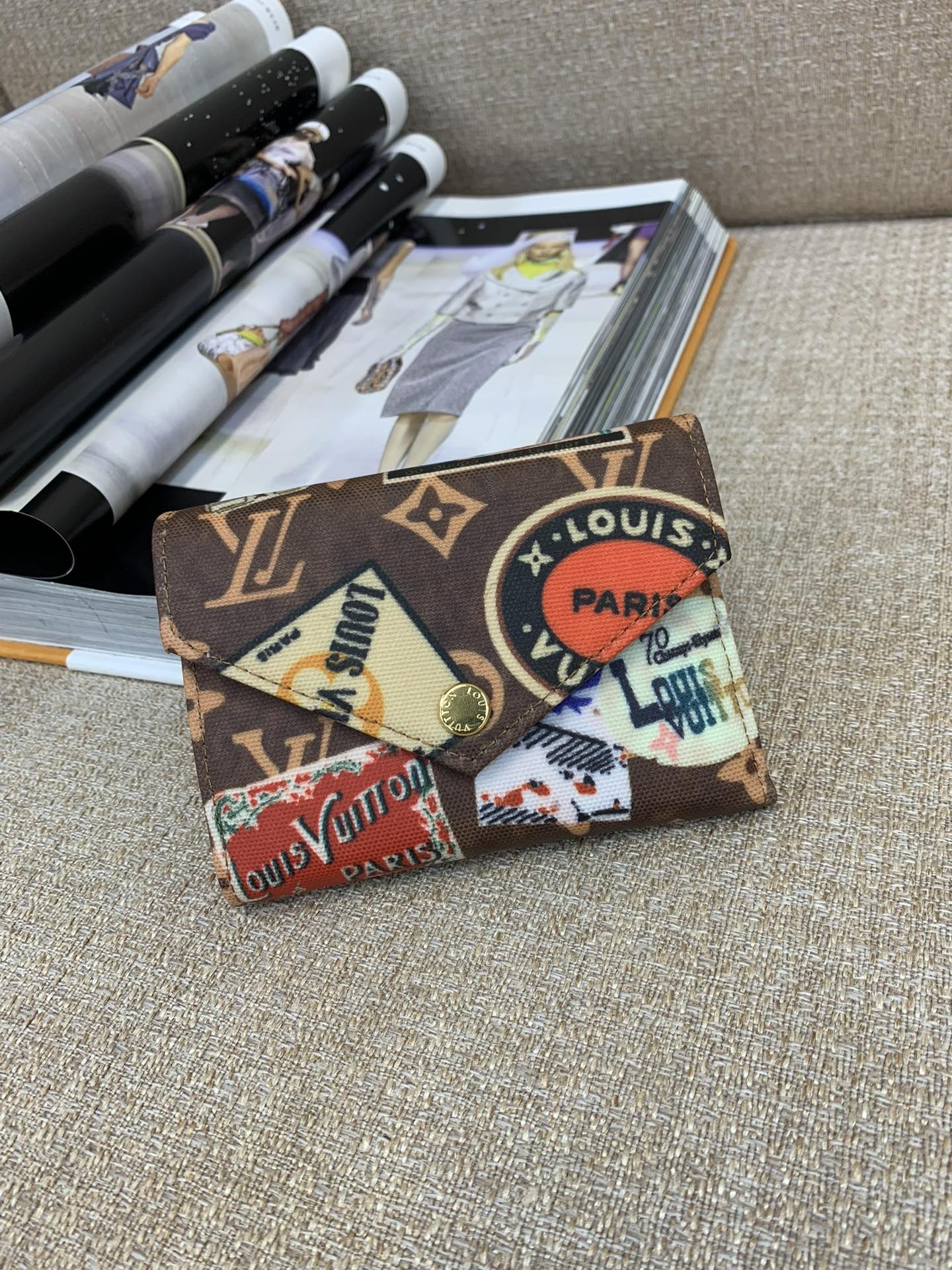 LV Victorine 財布 Monogramキャンバス エンブレム トラベラー 小銭入れ 二つ折り財布-トップ品質