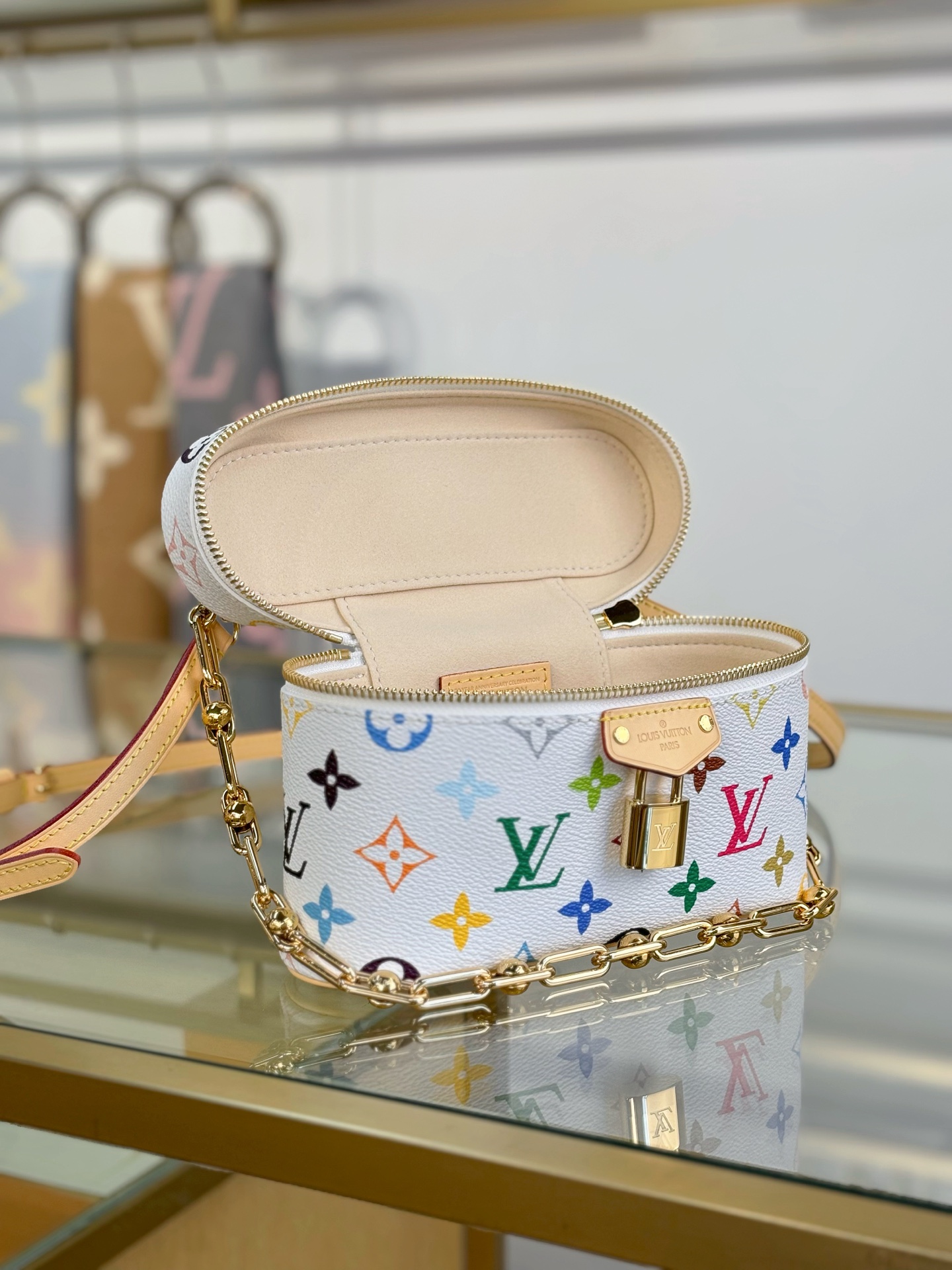 【特级MB芯片版原厂皮】
LV x TM VANITY CHAIN POUCH 手袋
型号：M13662