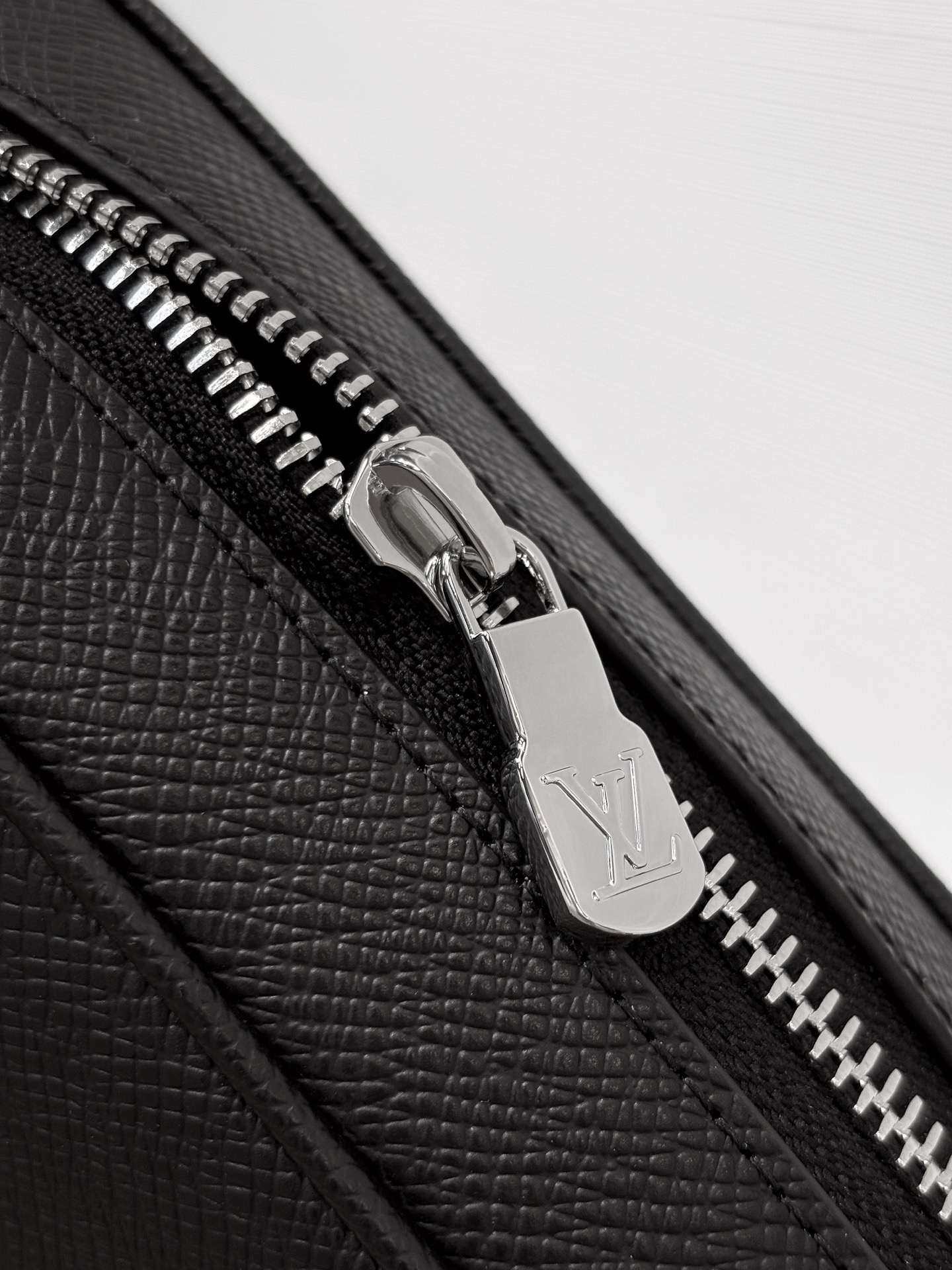 Louis Vuitton Kasai Black Standard everyday