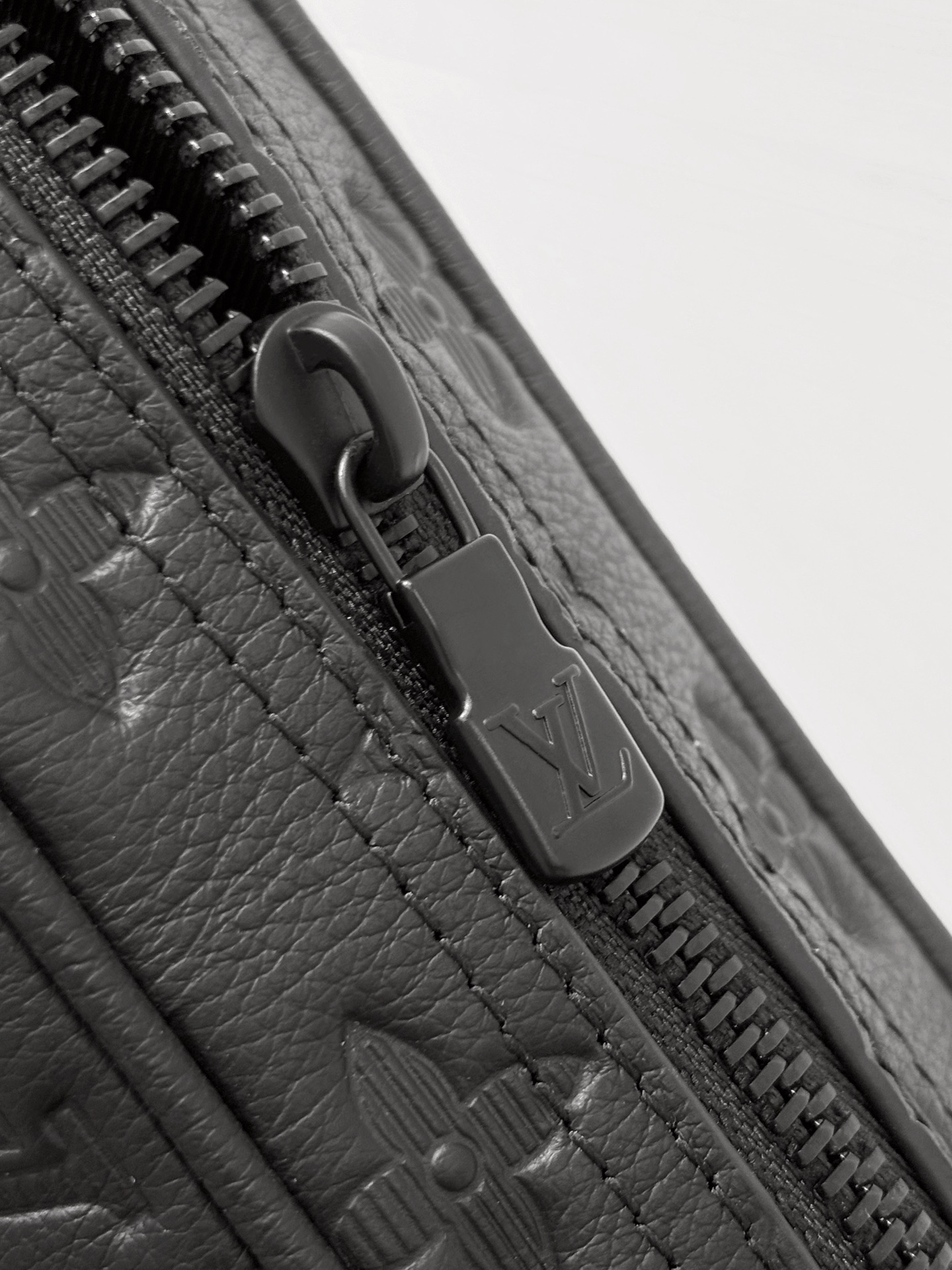 Louis Vuitton Kasai Black Monogram Empreinte Standard everyday